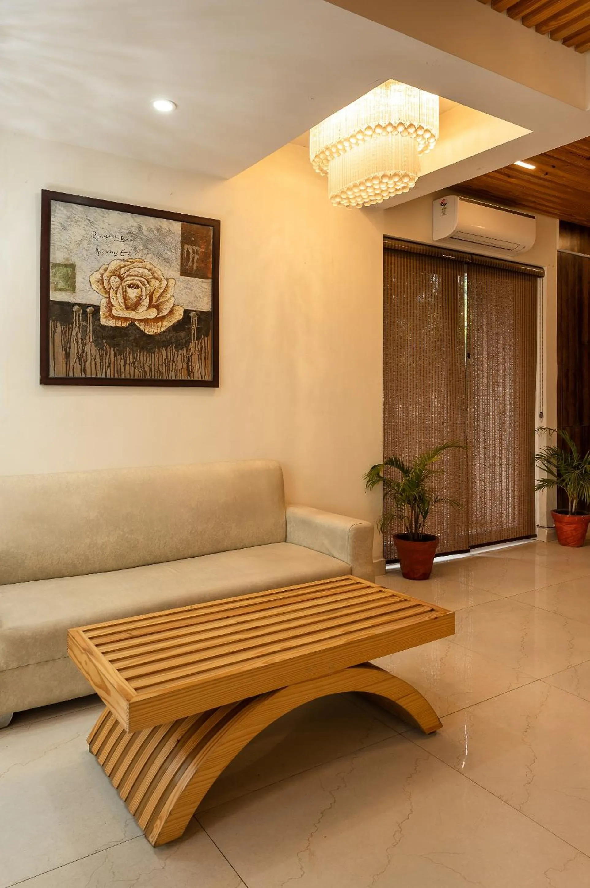 Lobby or reception in Hotel White Rock By The Solitaire Hospitality