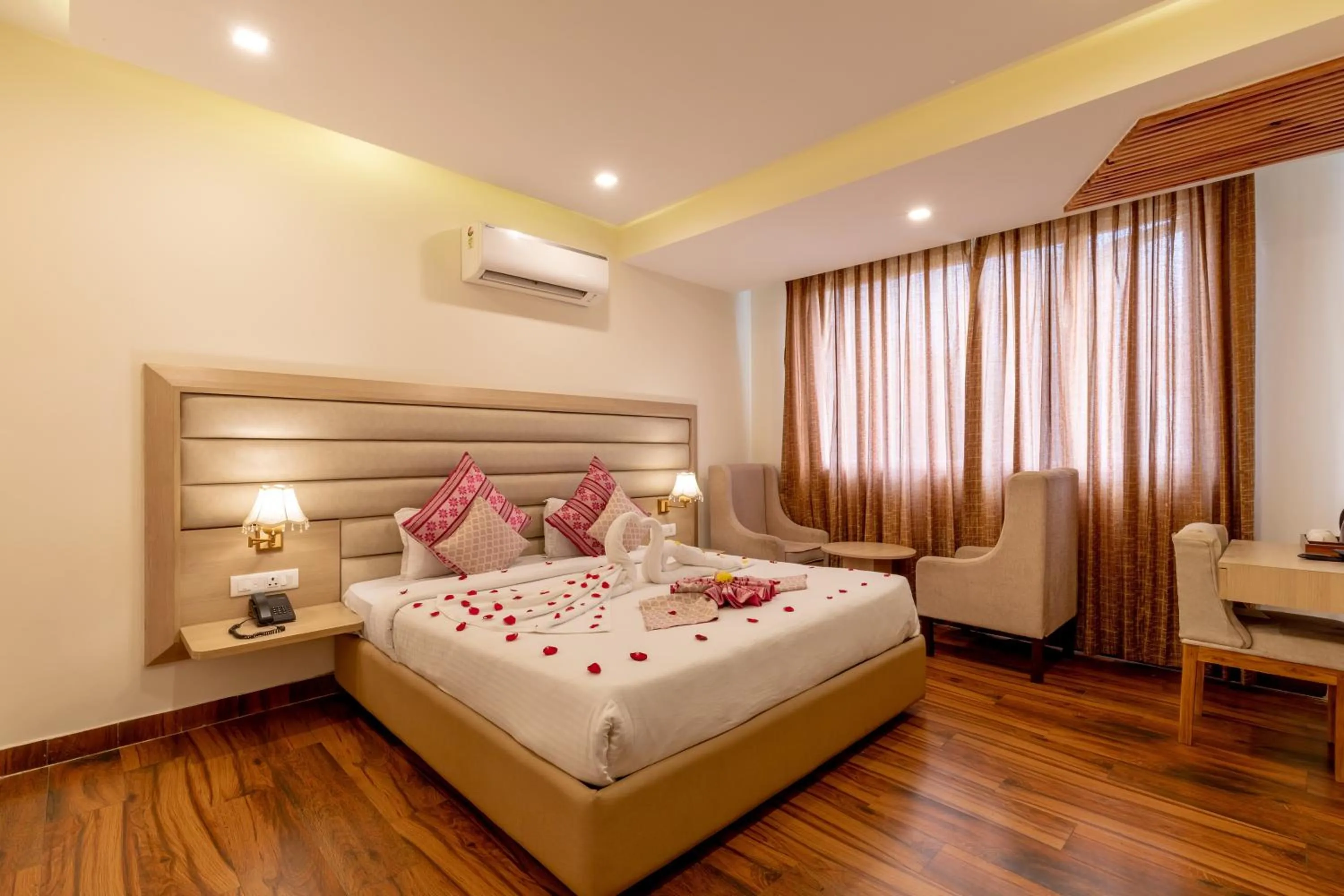 Bed in Hotel White Rock By The Solitaire Hospitality