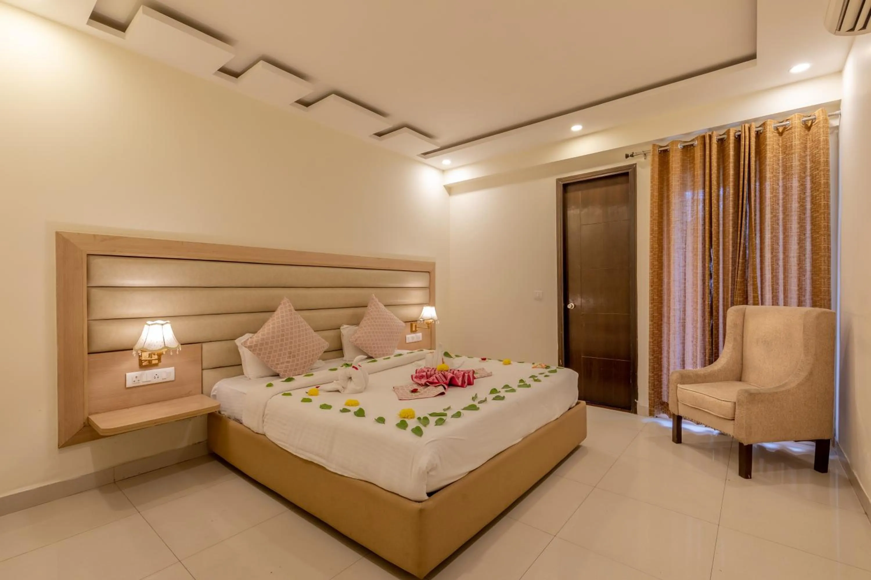 Bed in Hotel White Rock By The Solitaire Hospitality