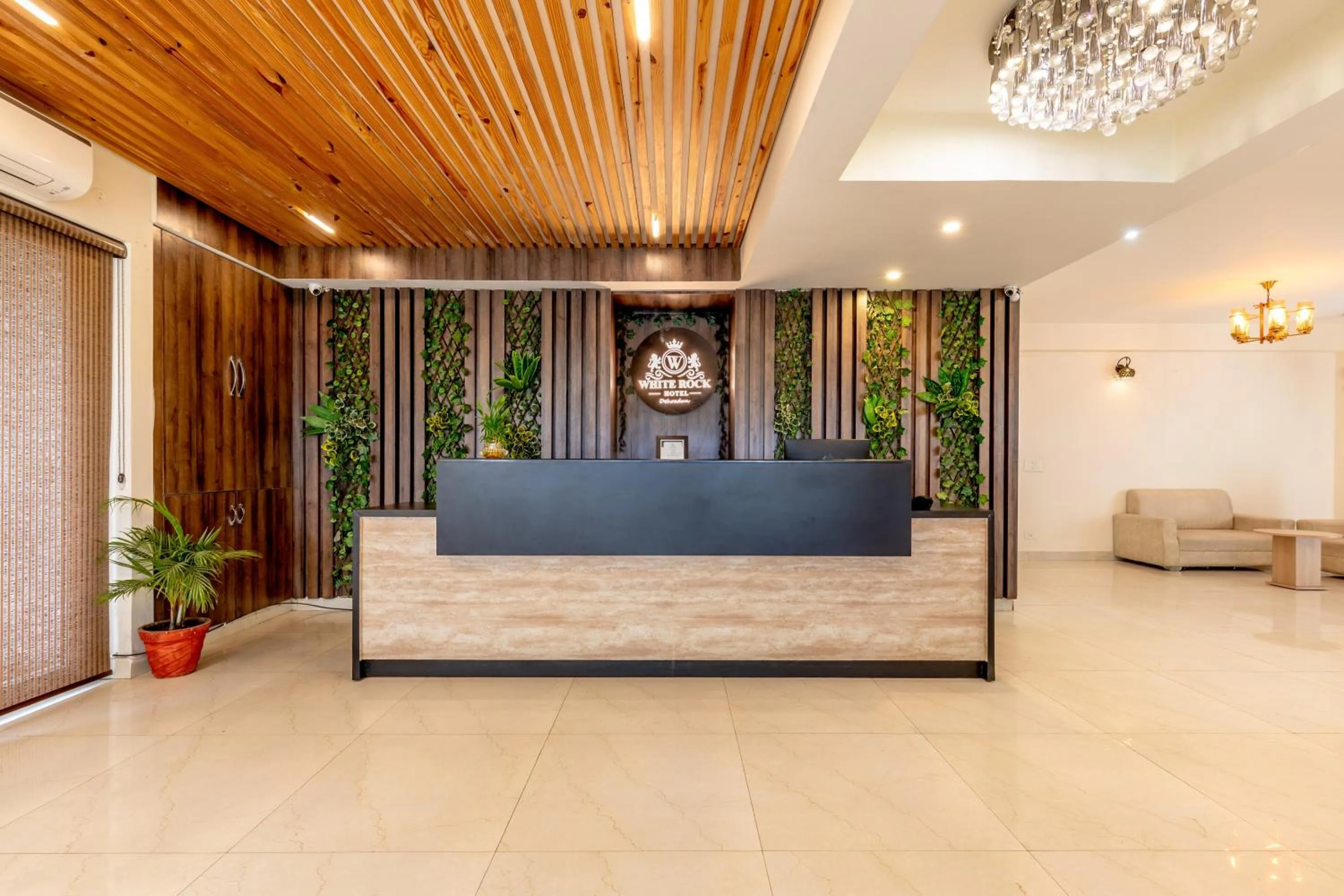 Lobby or reception in Hotel White Rock By The Solitaire Hospitality