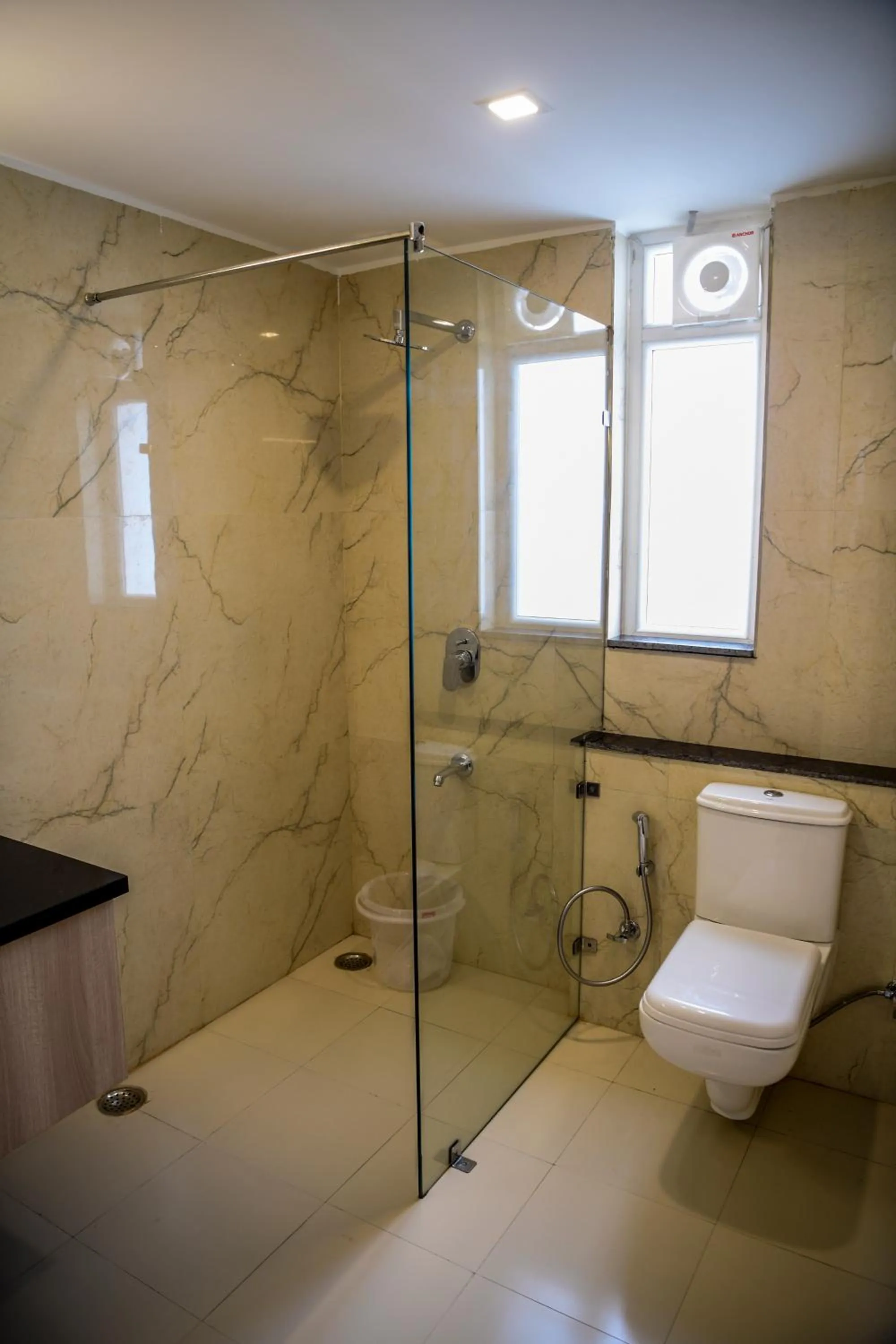 Shower in Hotel White Rock By The Solitaire Hospitality