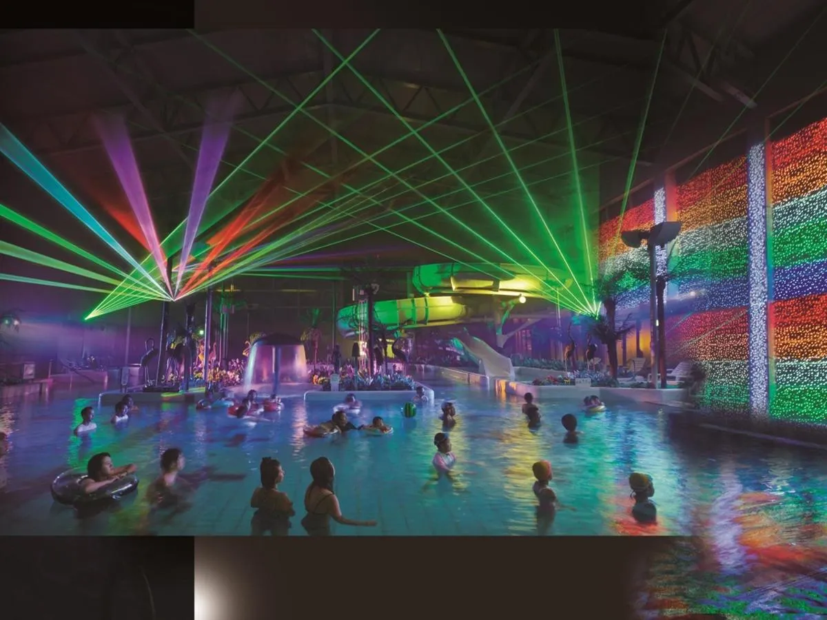 Evening entertainment in Ryugujo Spa Hotel Mikazuki Ryugutei