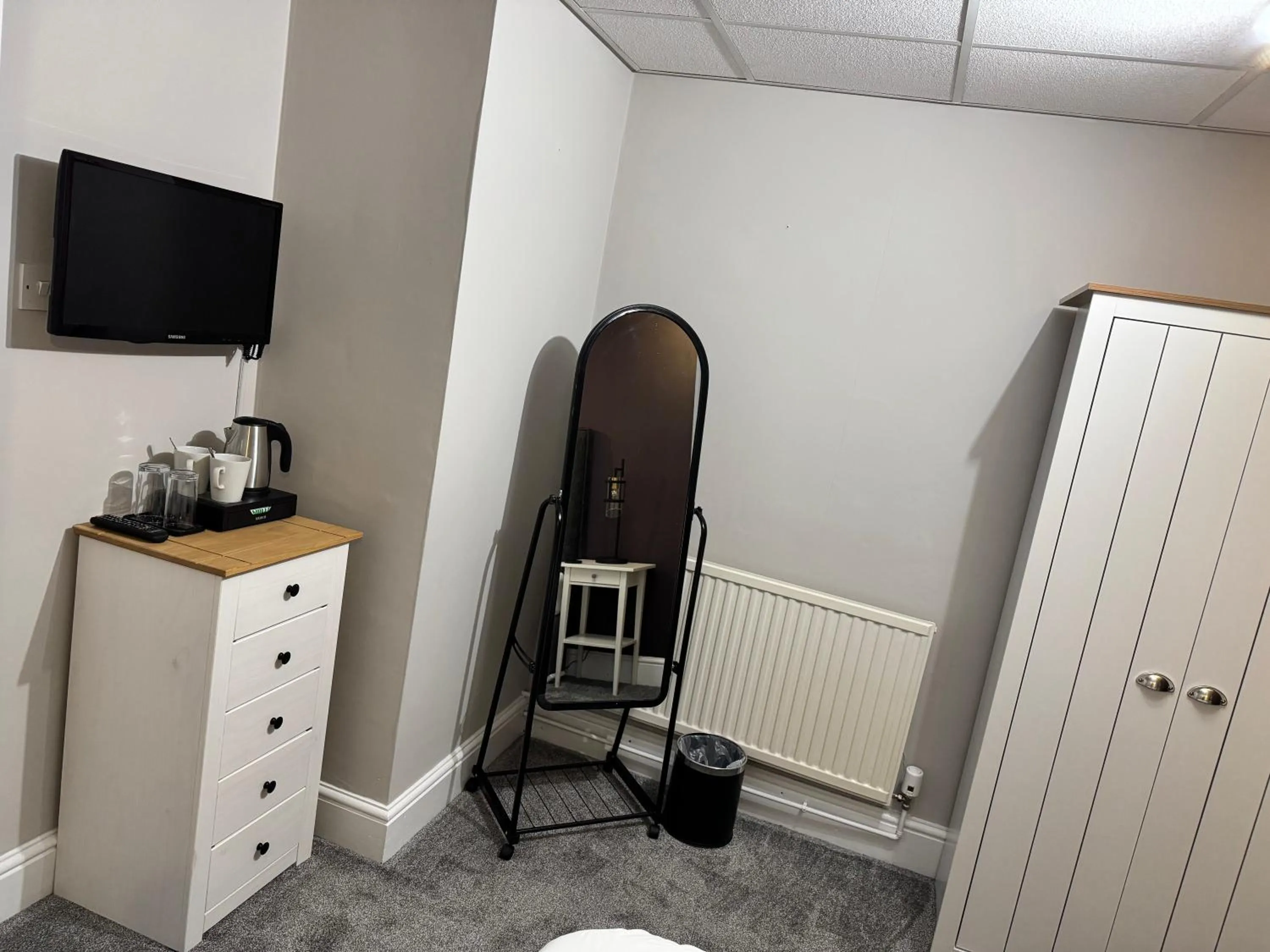 TV and multimedia in New Masons Arms