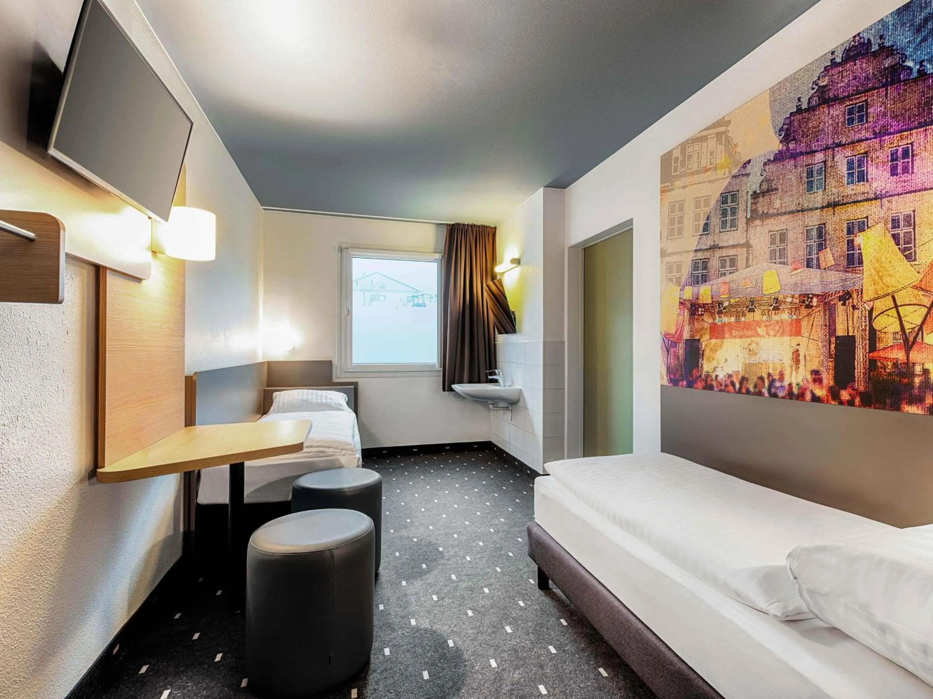 Photo of the whole room, Bed in B&B Hotel Bielefeld-Ost