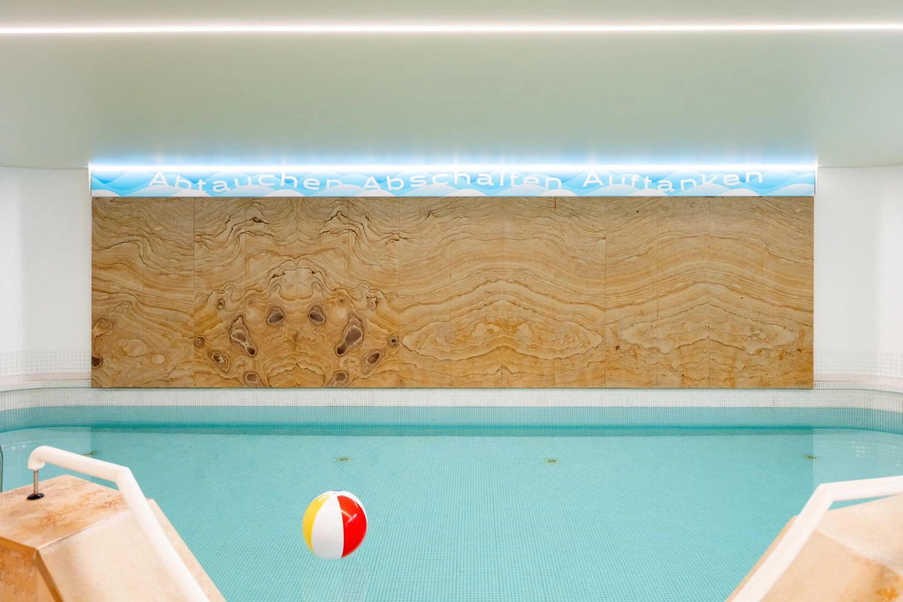 Swimming pool in Best Western Hotel Heide