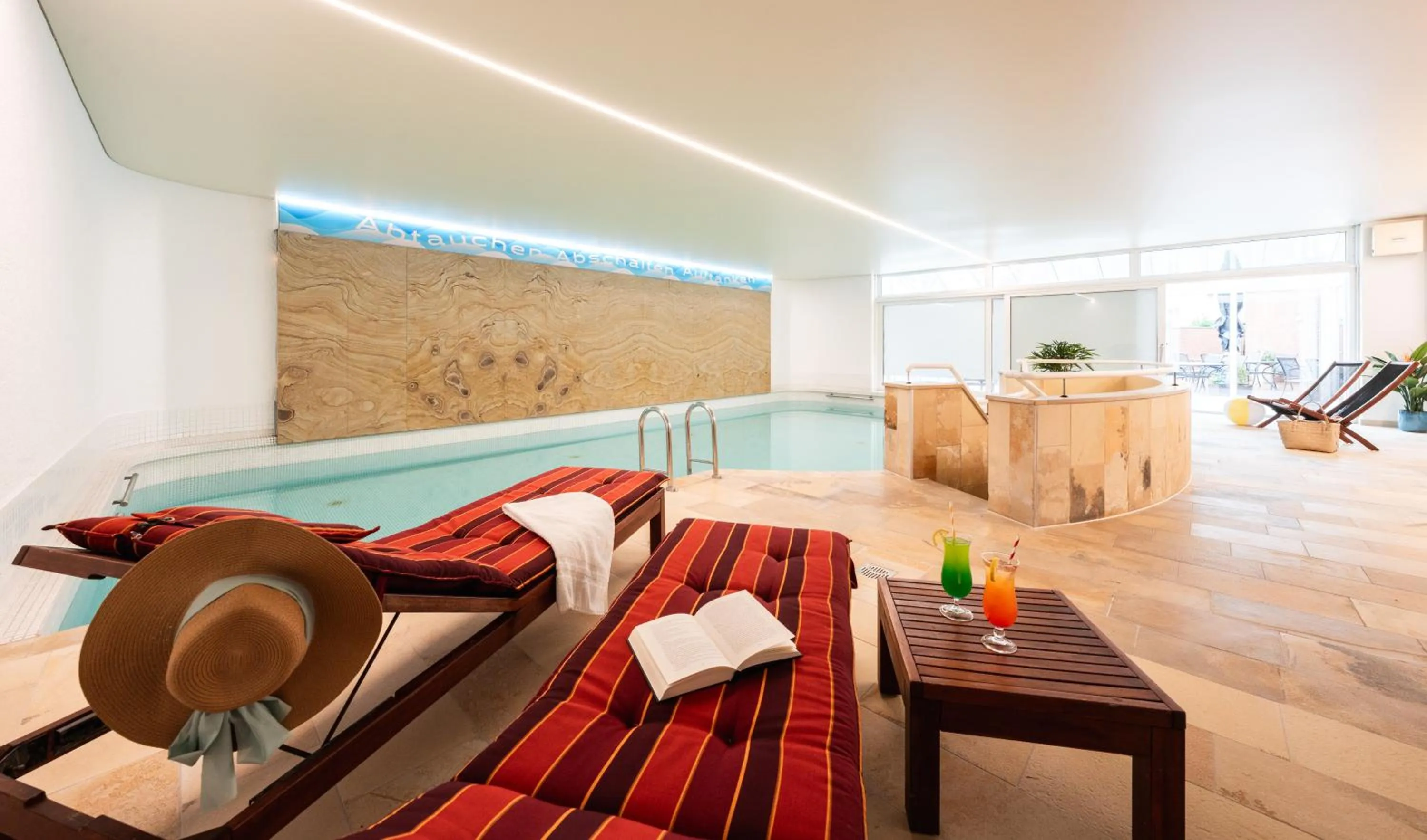 Swimming pool in Best Western Hotel Heide