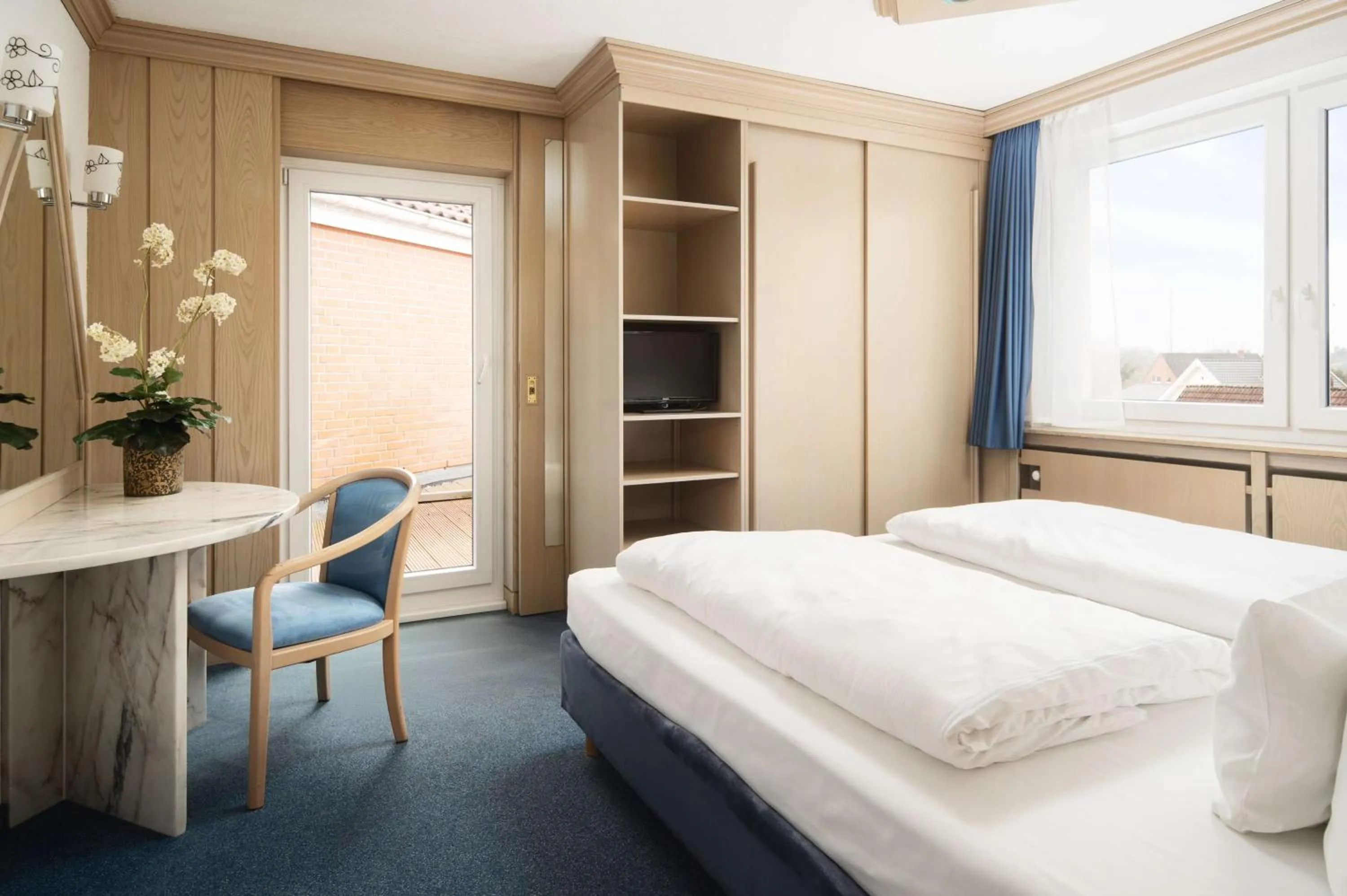 Photo of the whole room, Bed in Best Western Hotel Heide