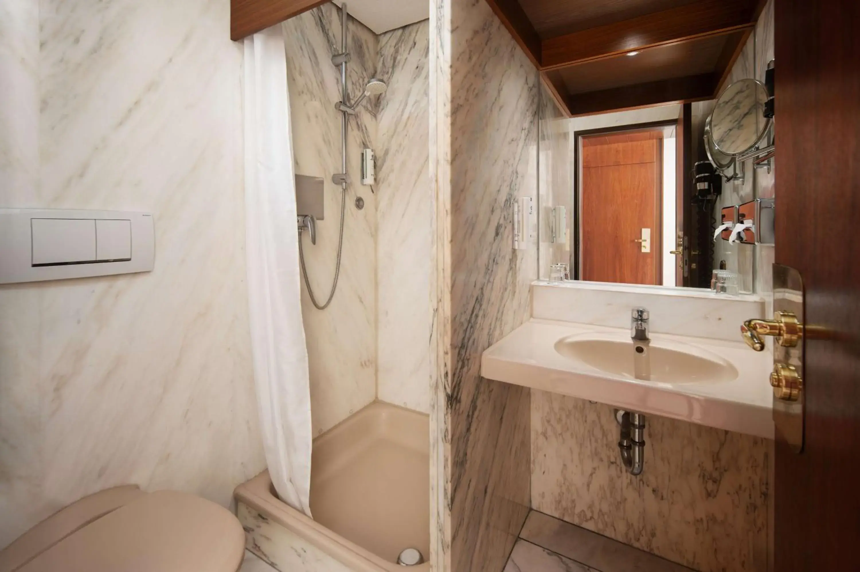 Bedroom in Best Western Hotel Heide Bedroom in Best Western Hotel Heide