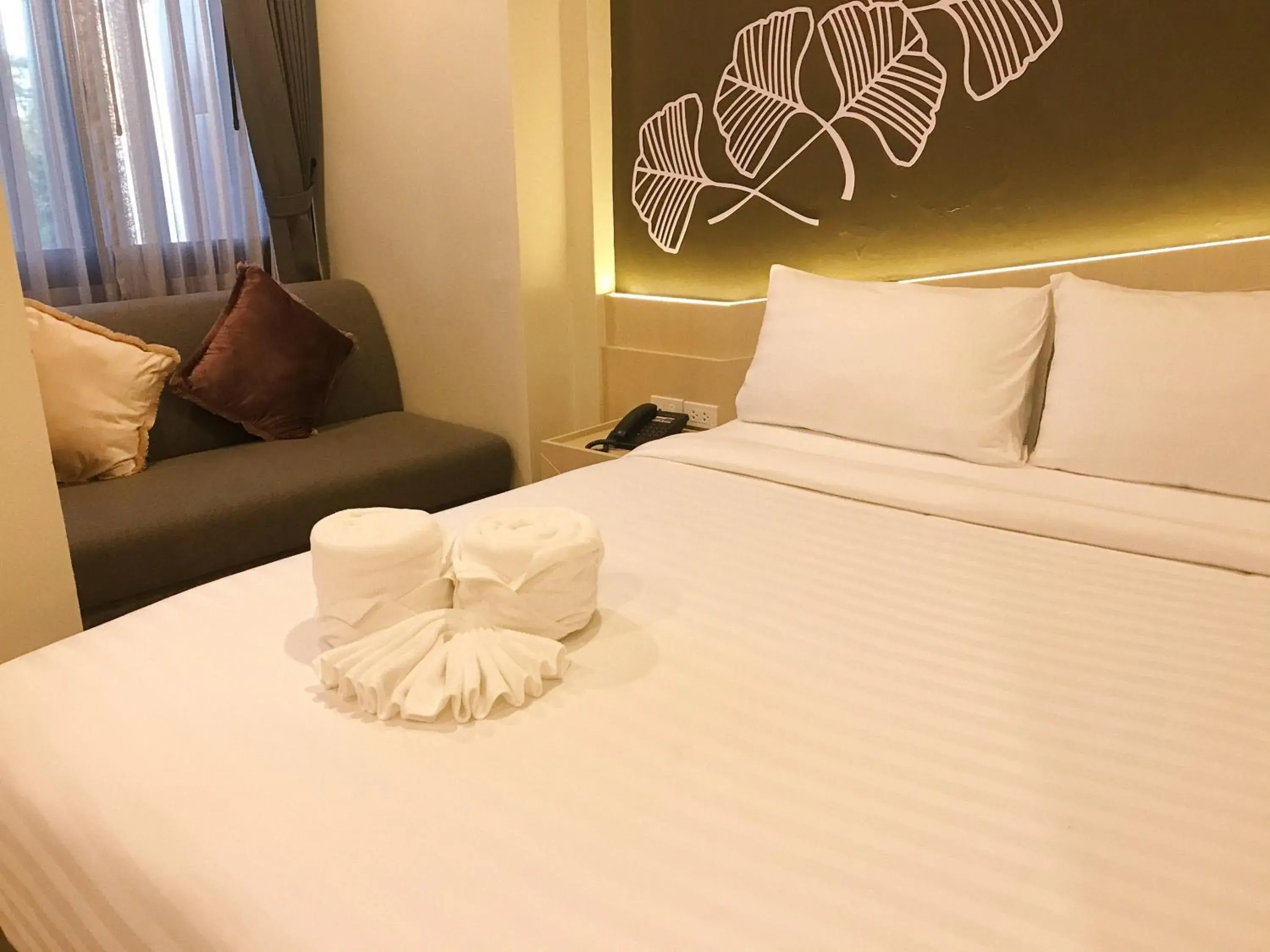 Bedroom, Bed in SJ Miracle Hotel Bedroom, Bed in SJ Miracle Hotel