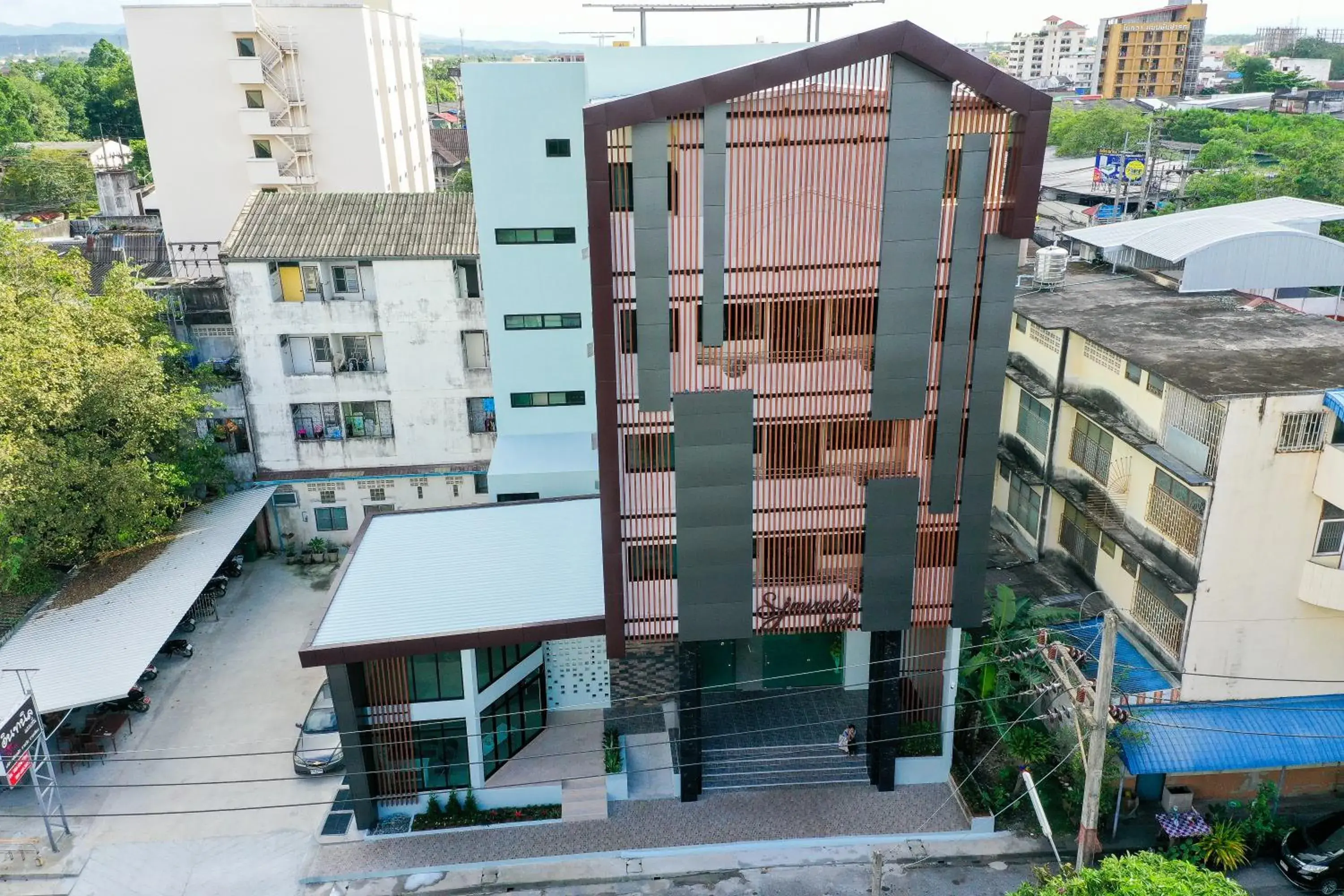 Property building in SJ Miracle Hotel Property building in SJ Miracle Hotel