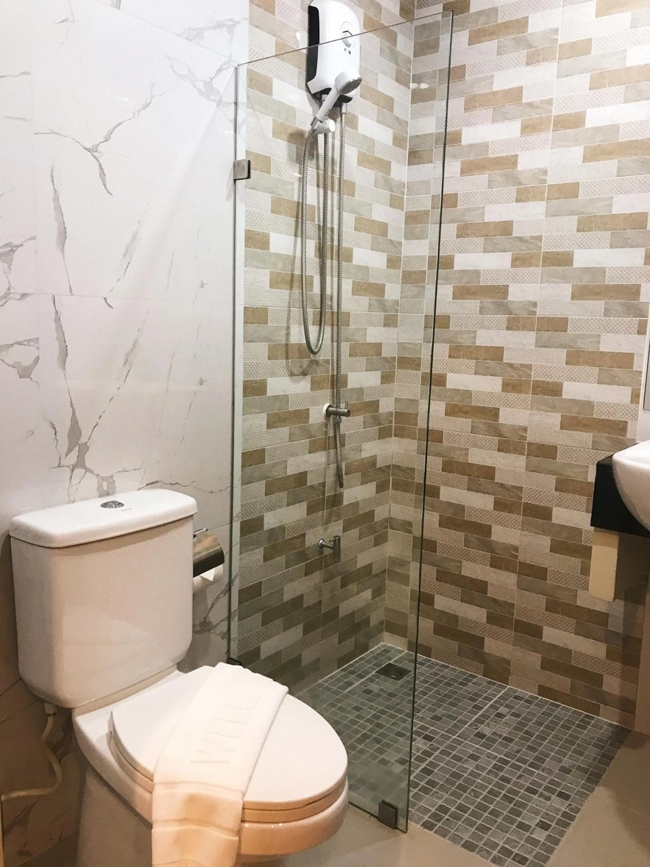 Bathroom in SJ Miracle Hotel