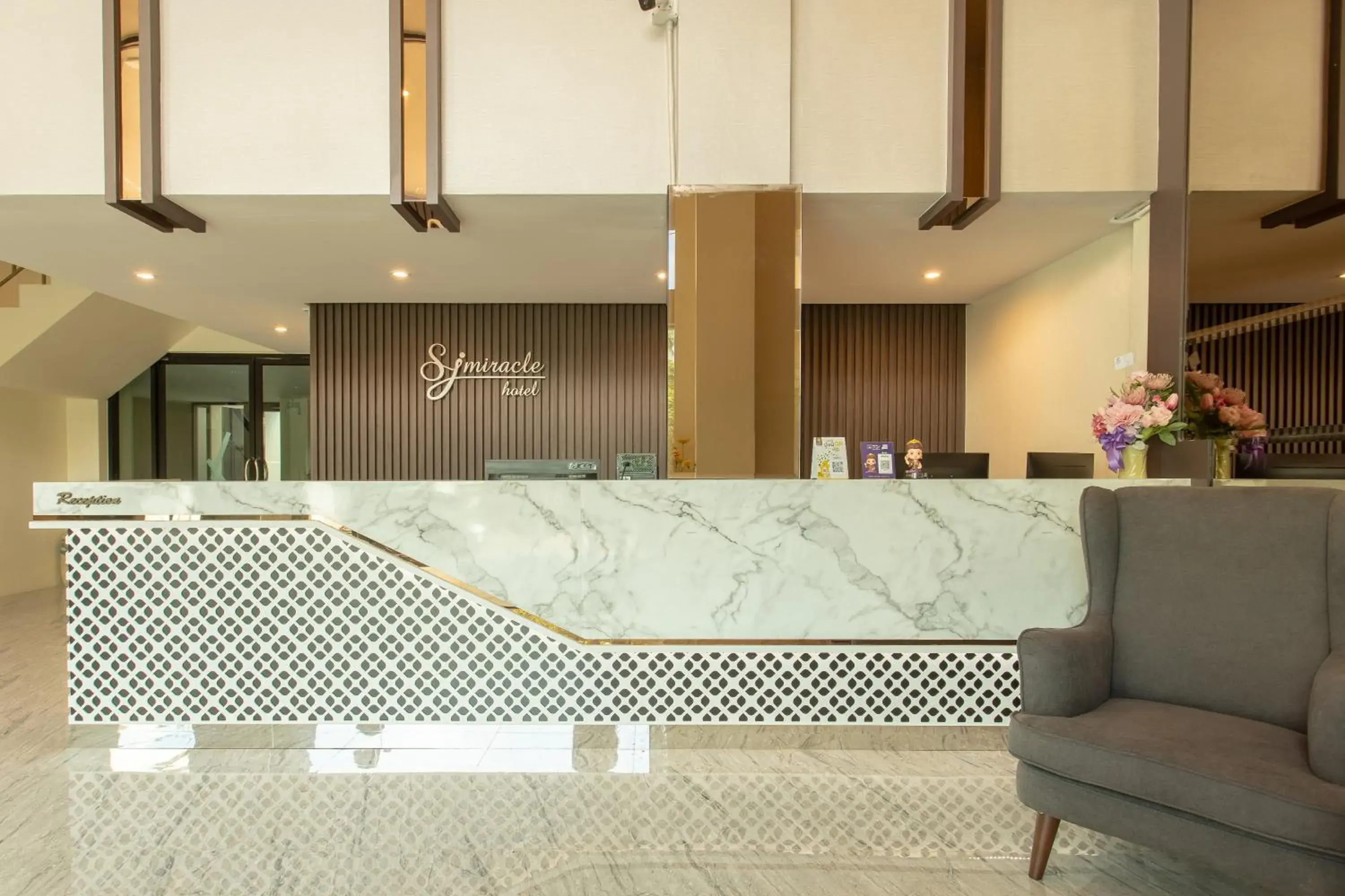 Lobby or reception in SJ Miracle Hotel Lobby or reception in SJ Miracle Hotel