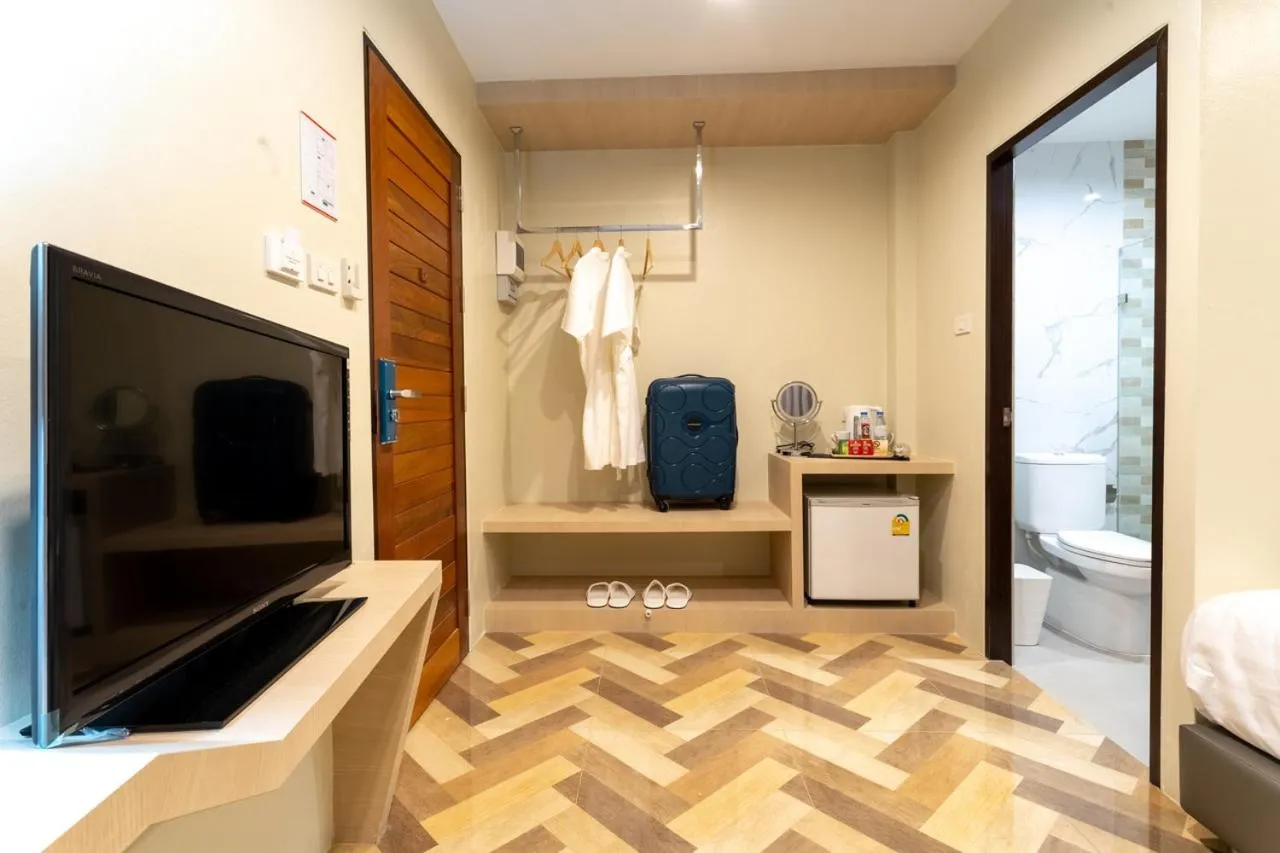 TV and multimedia in SJ Miracle Hotel