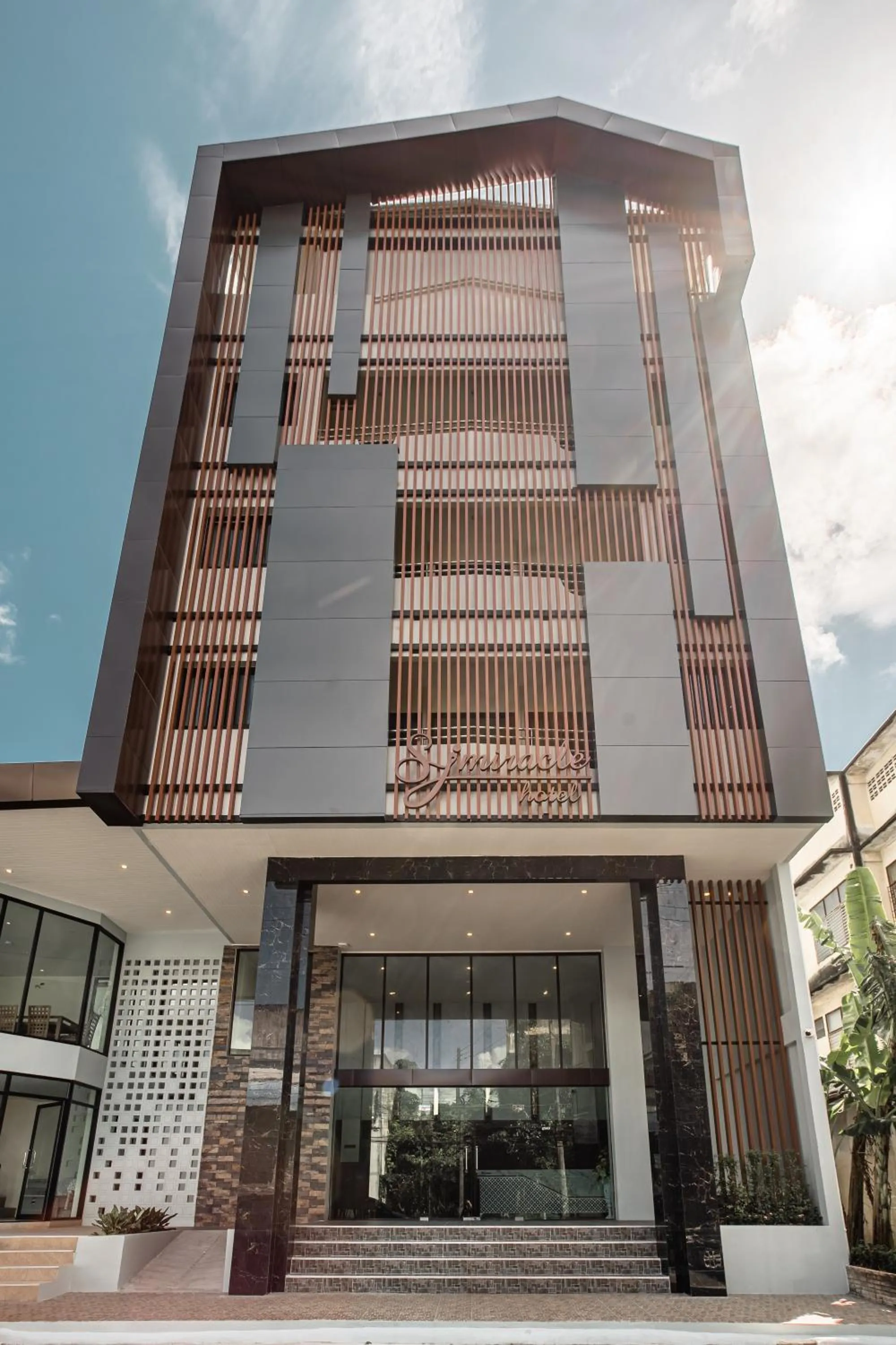 Property building in SJ Miracle Hotel