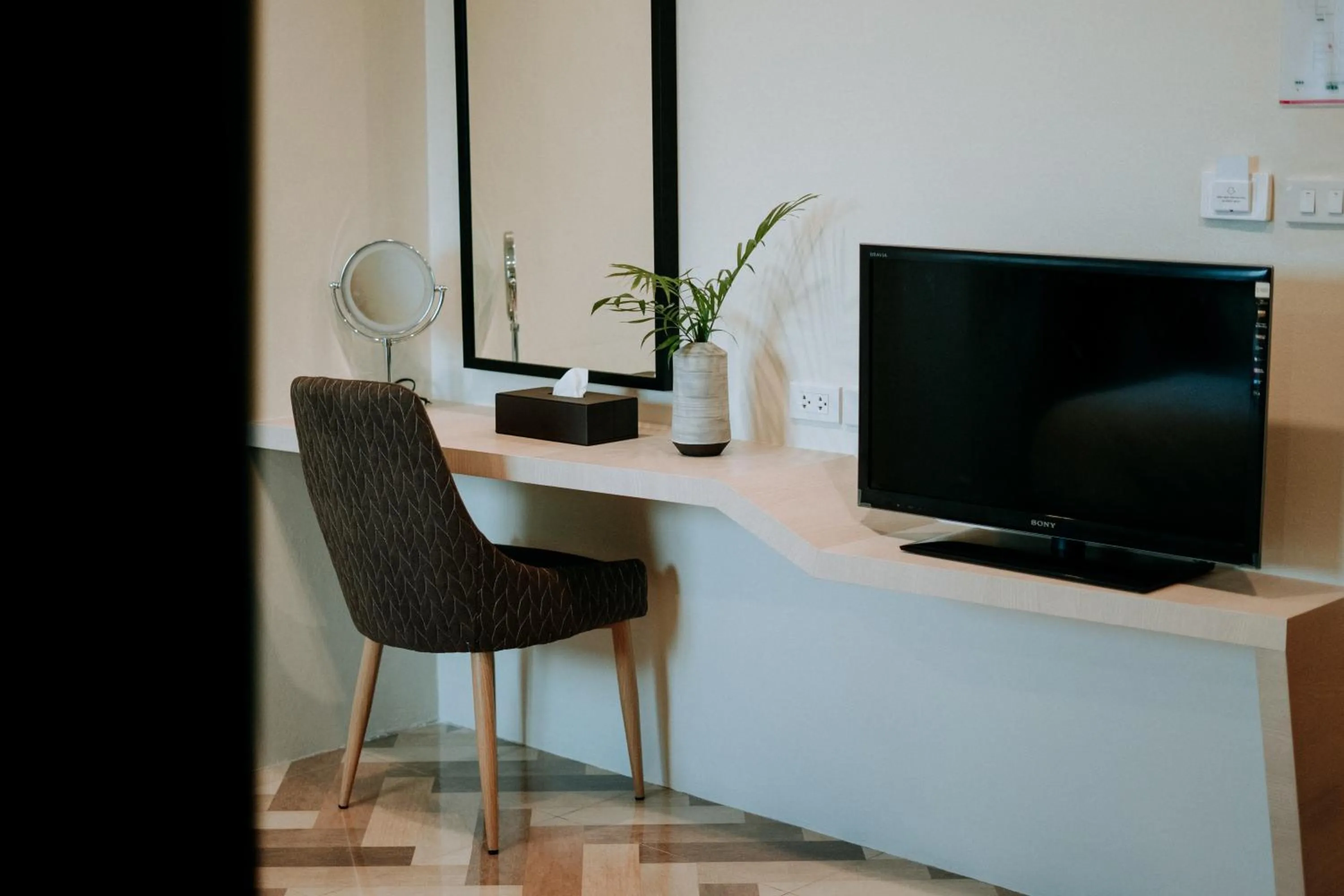 TV and multimedia in SJ Miracle Hotel