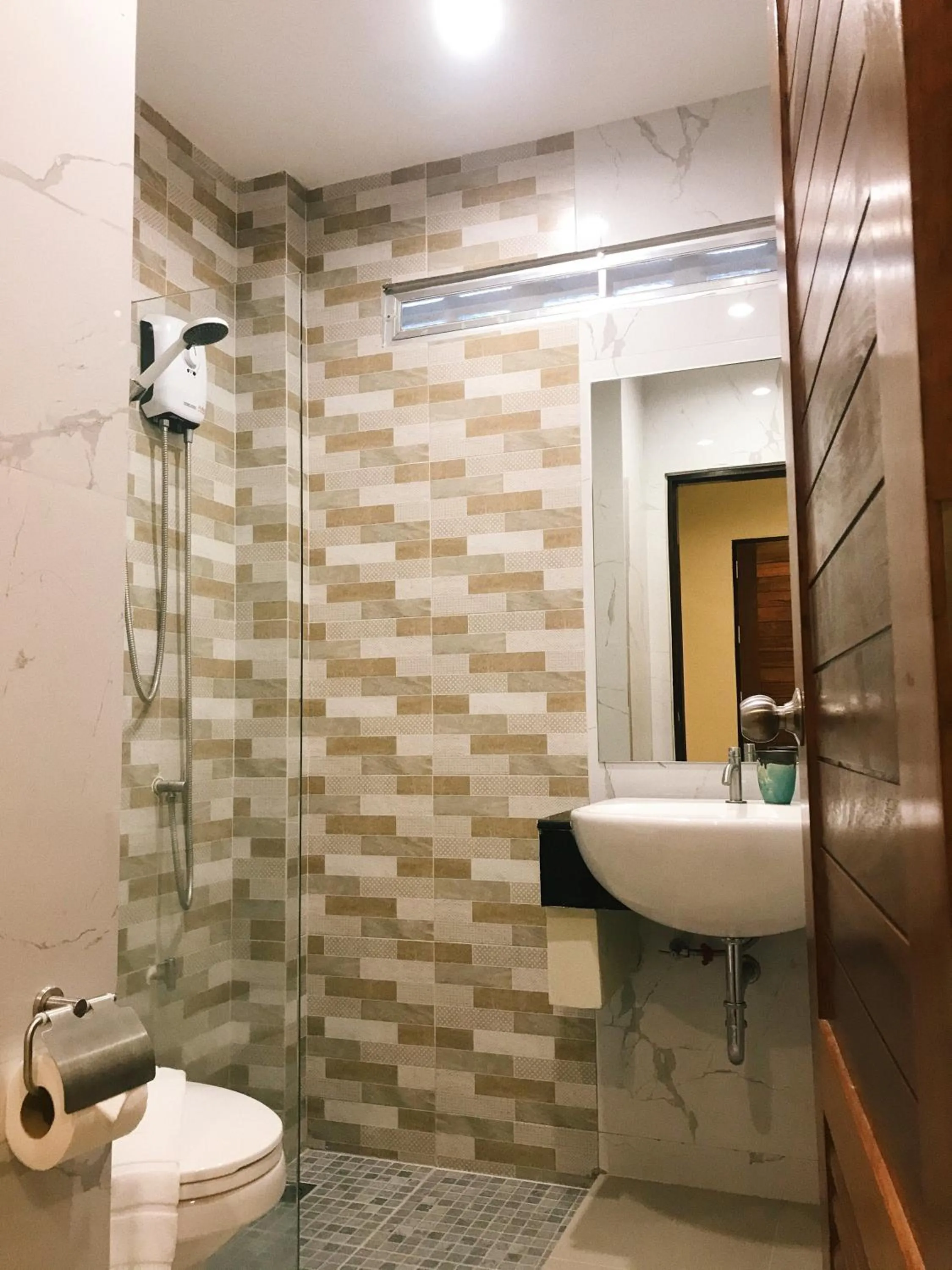 Bathroom in SJ Miracle Hotel