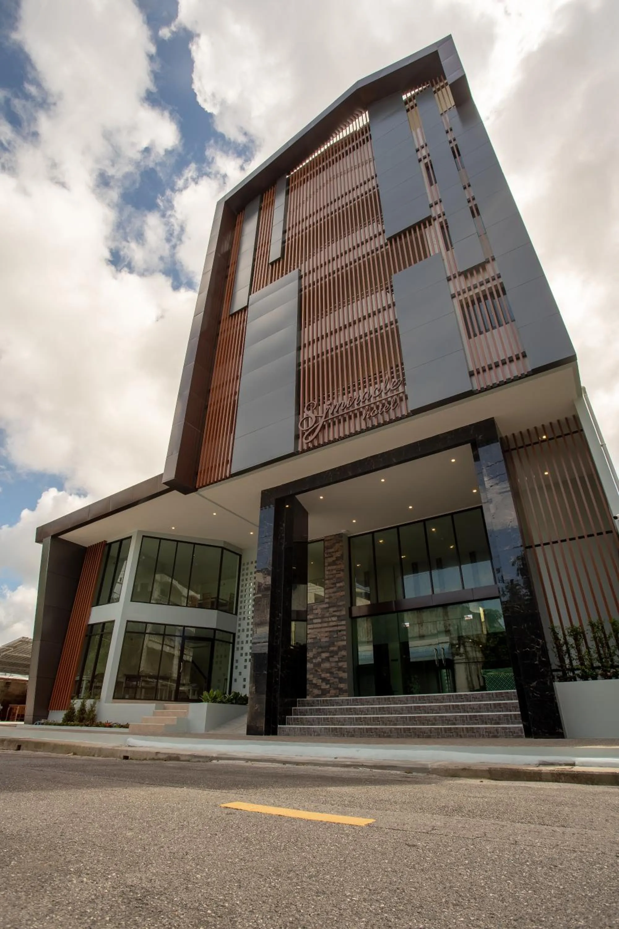 Property building in SJ Miracle Hotel