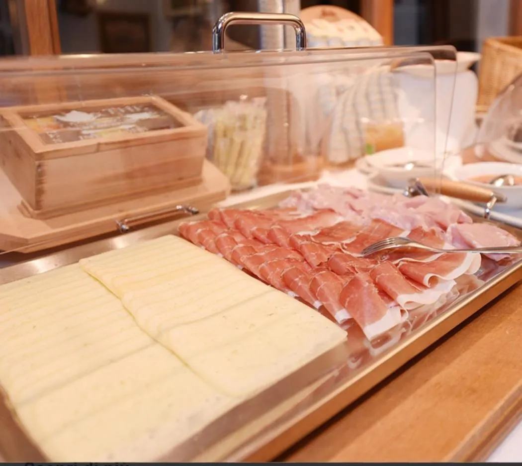 Breakfast in La Villa