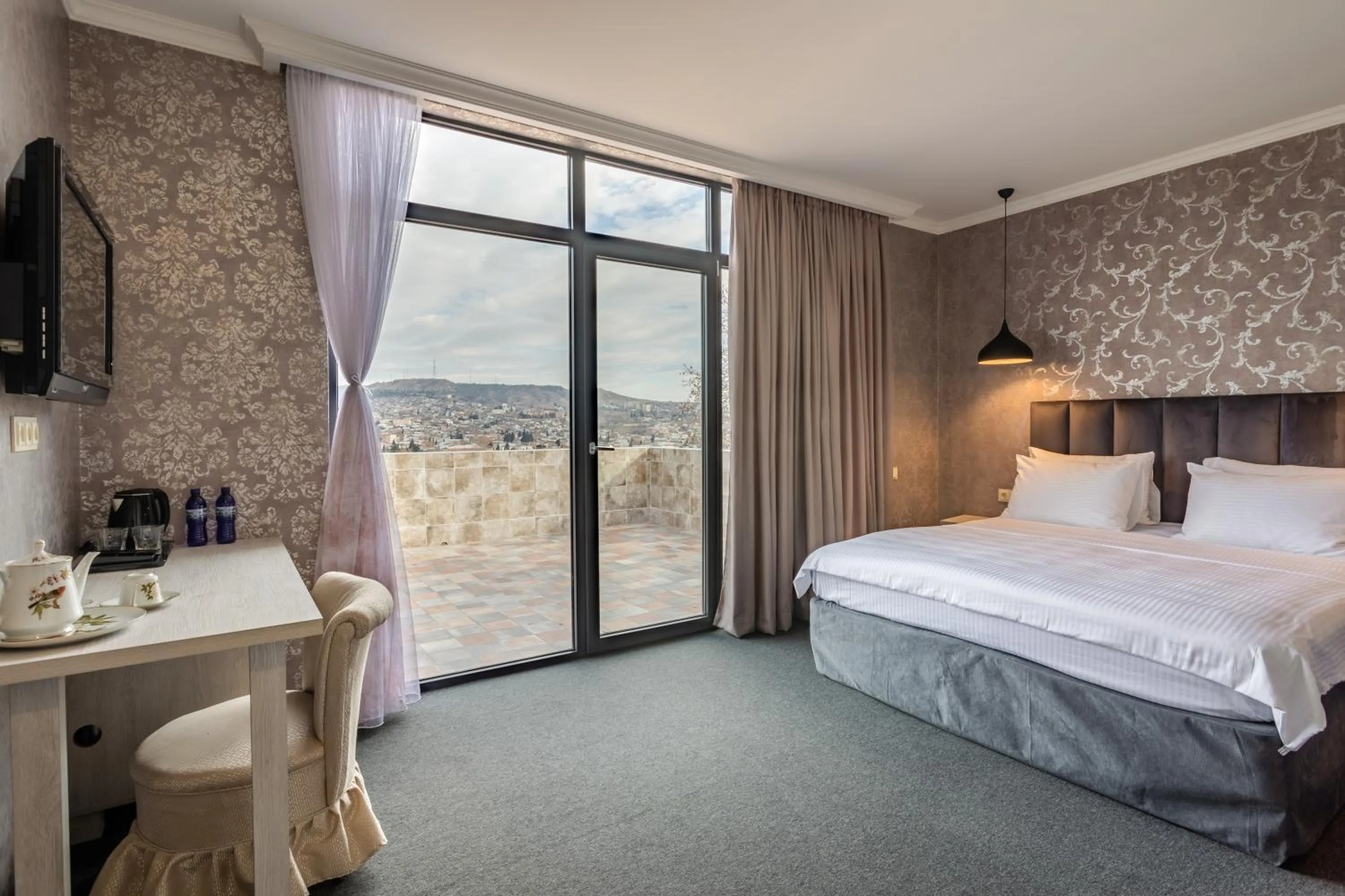 Photo of the whole room, Bed in Hotel Day Inn