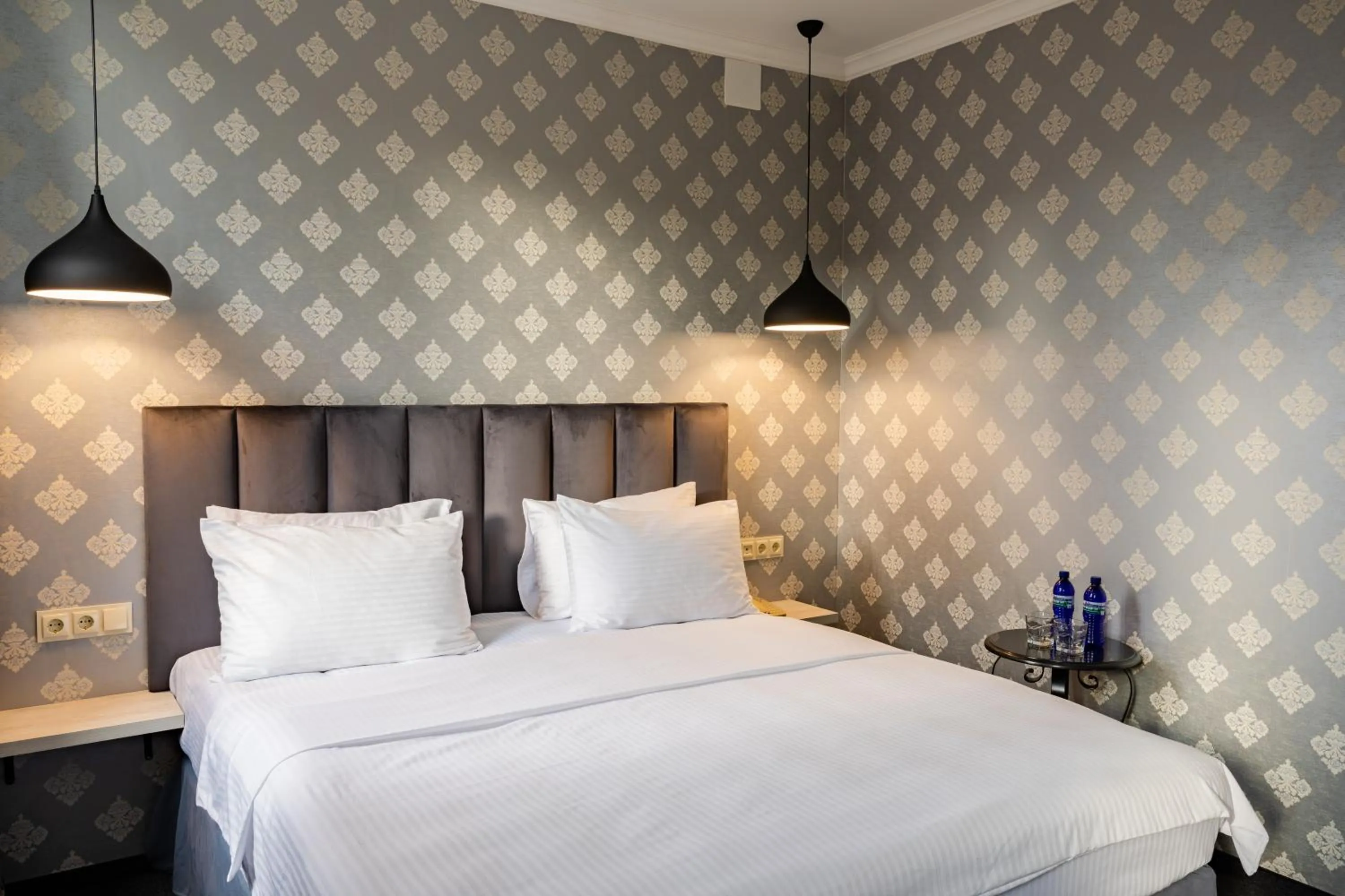 Bedroom, Bed in Hotel Day Inn