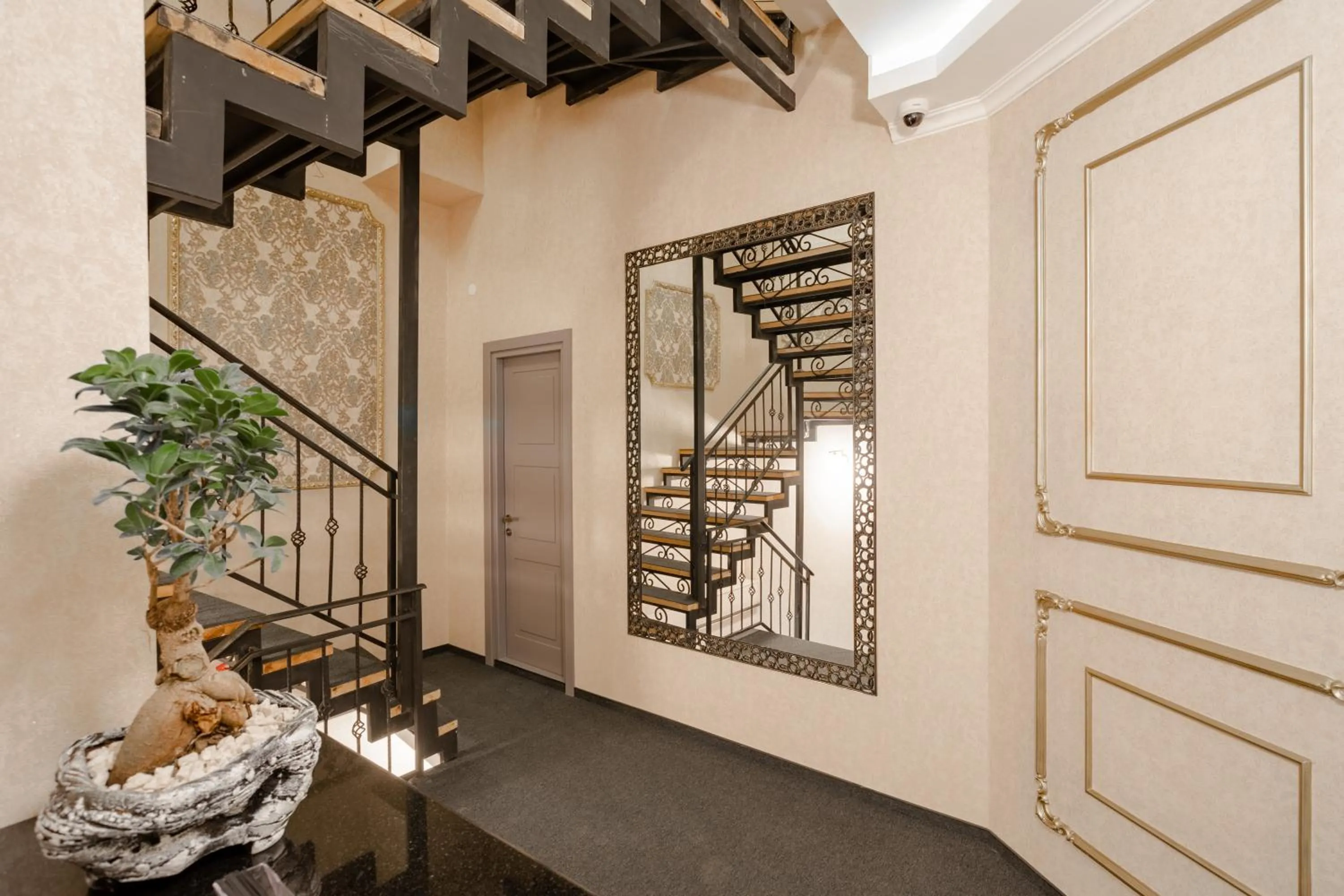 Property building in Hotel Day Inn