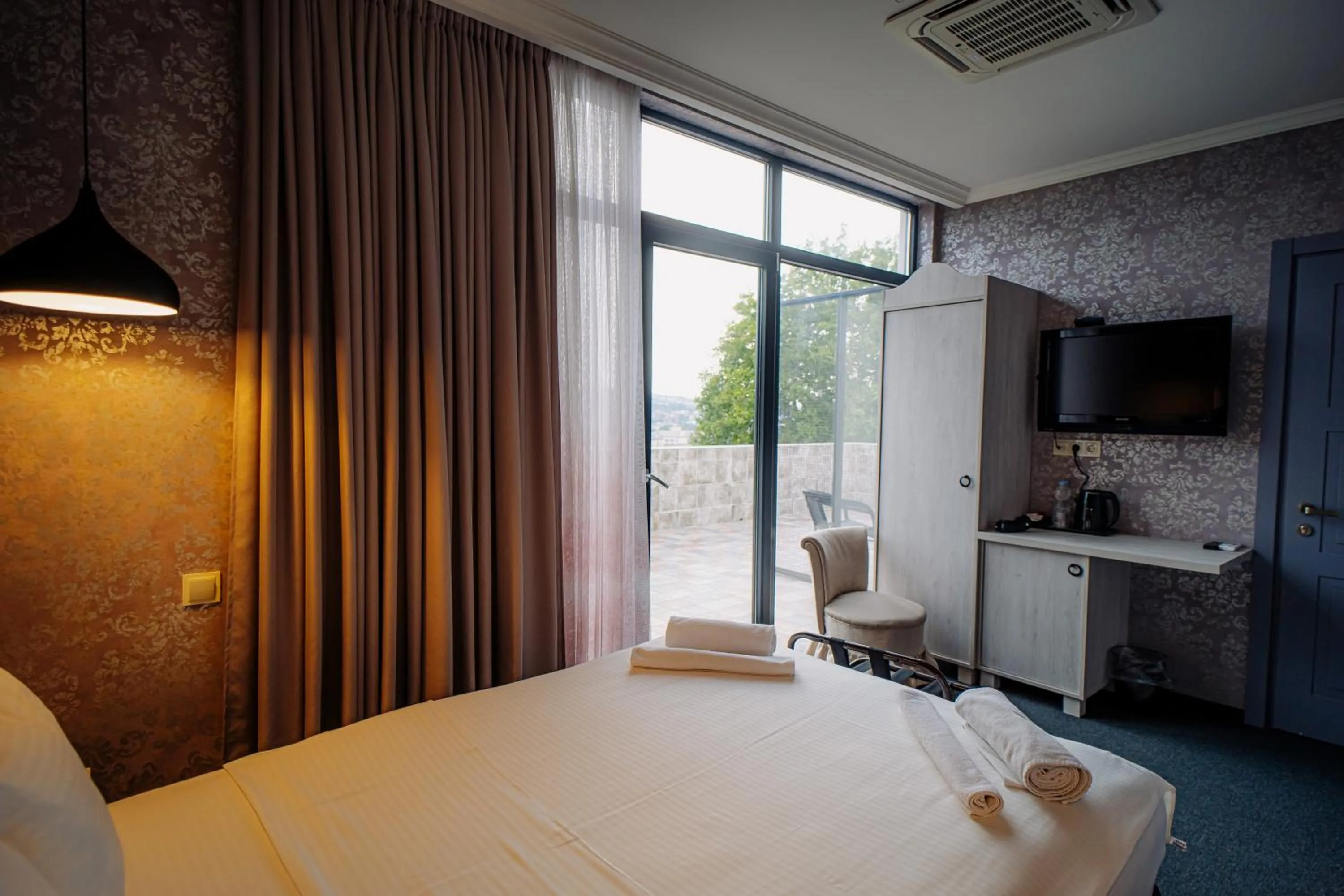 Bedroom, Bed in Hotel Day Inn