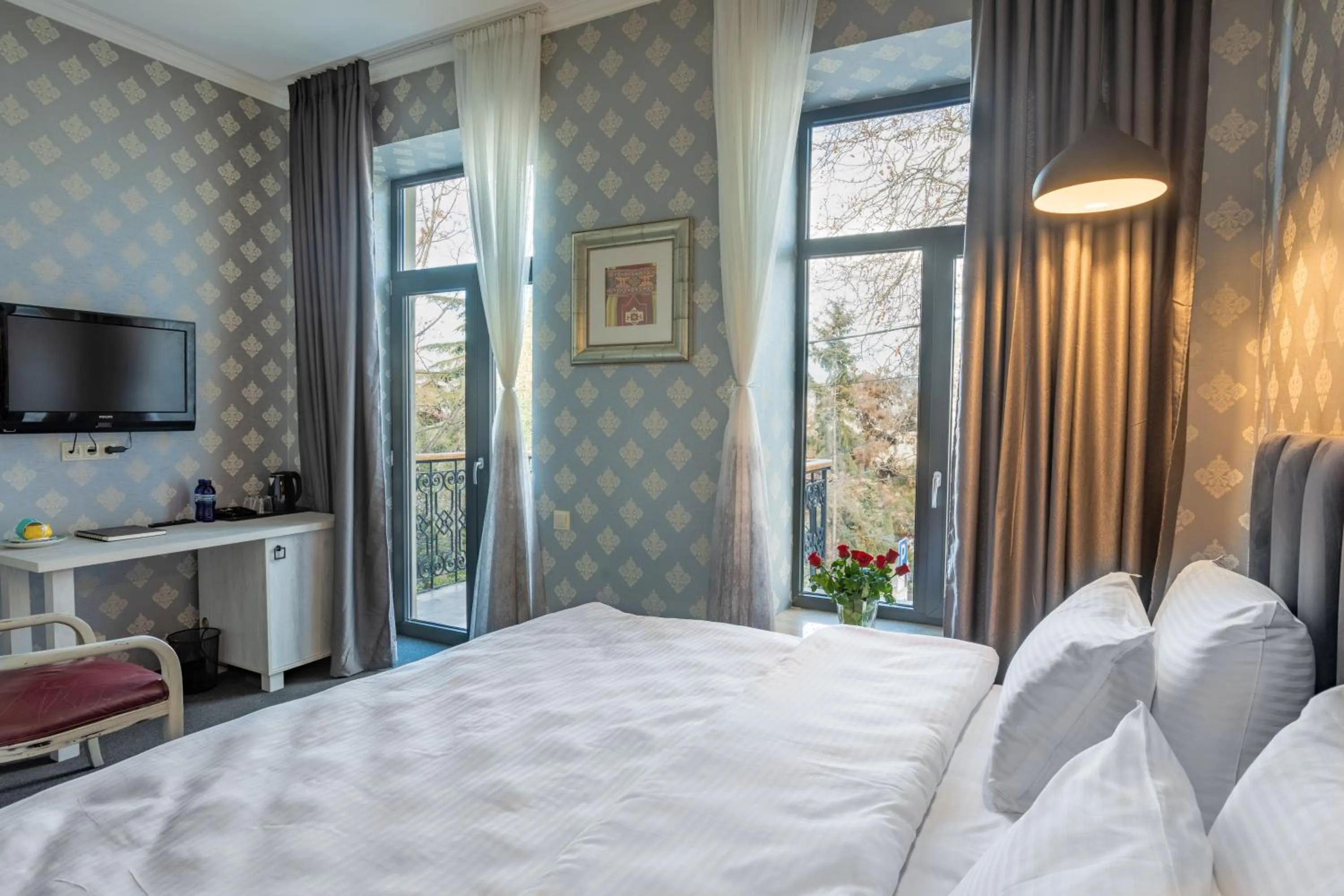 Communal lounge/ TV room, Bed in Hotel Day Inn