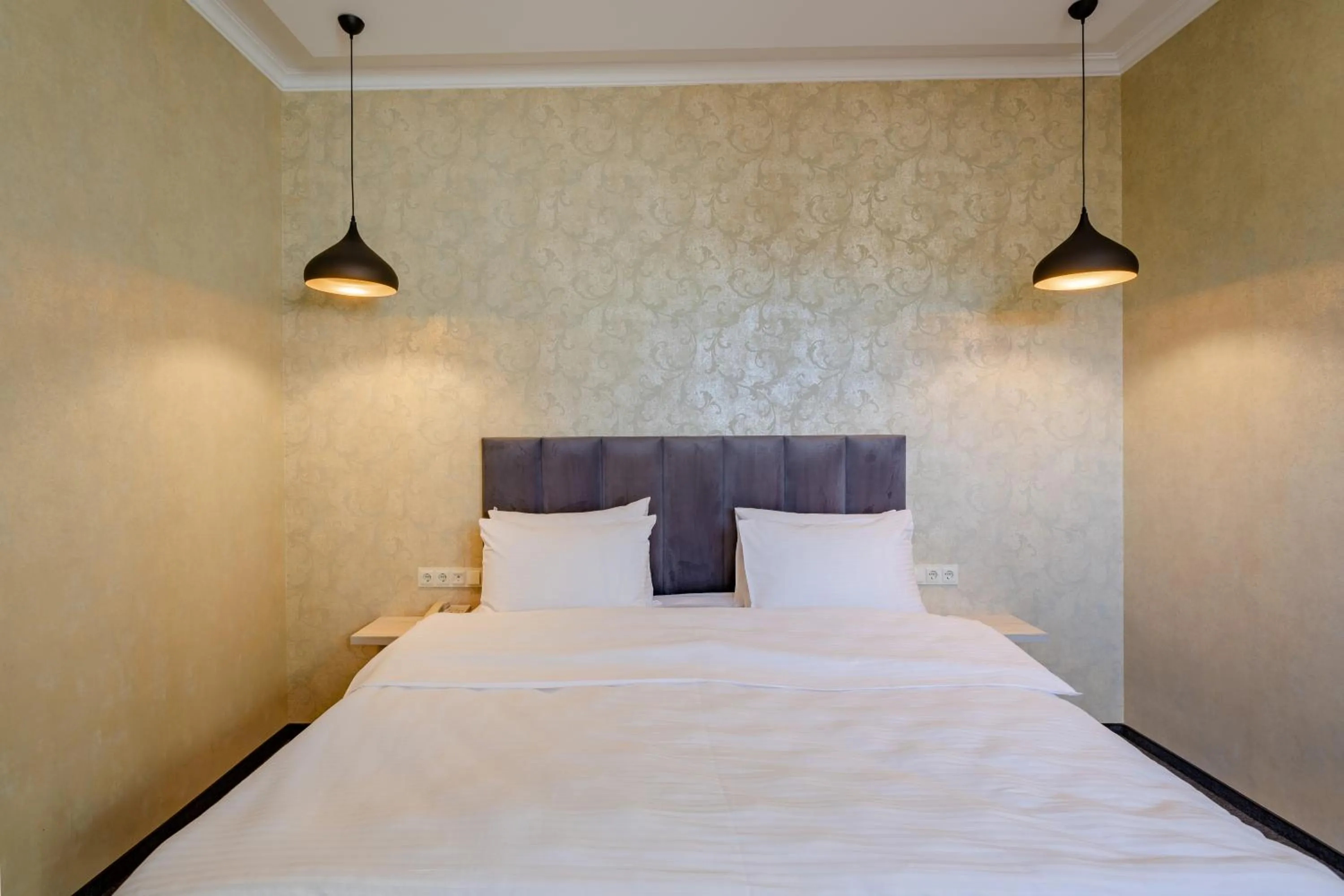 Bedroom, Bed in Hotel Day Inn