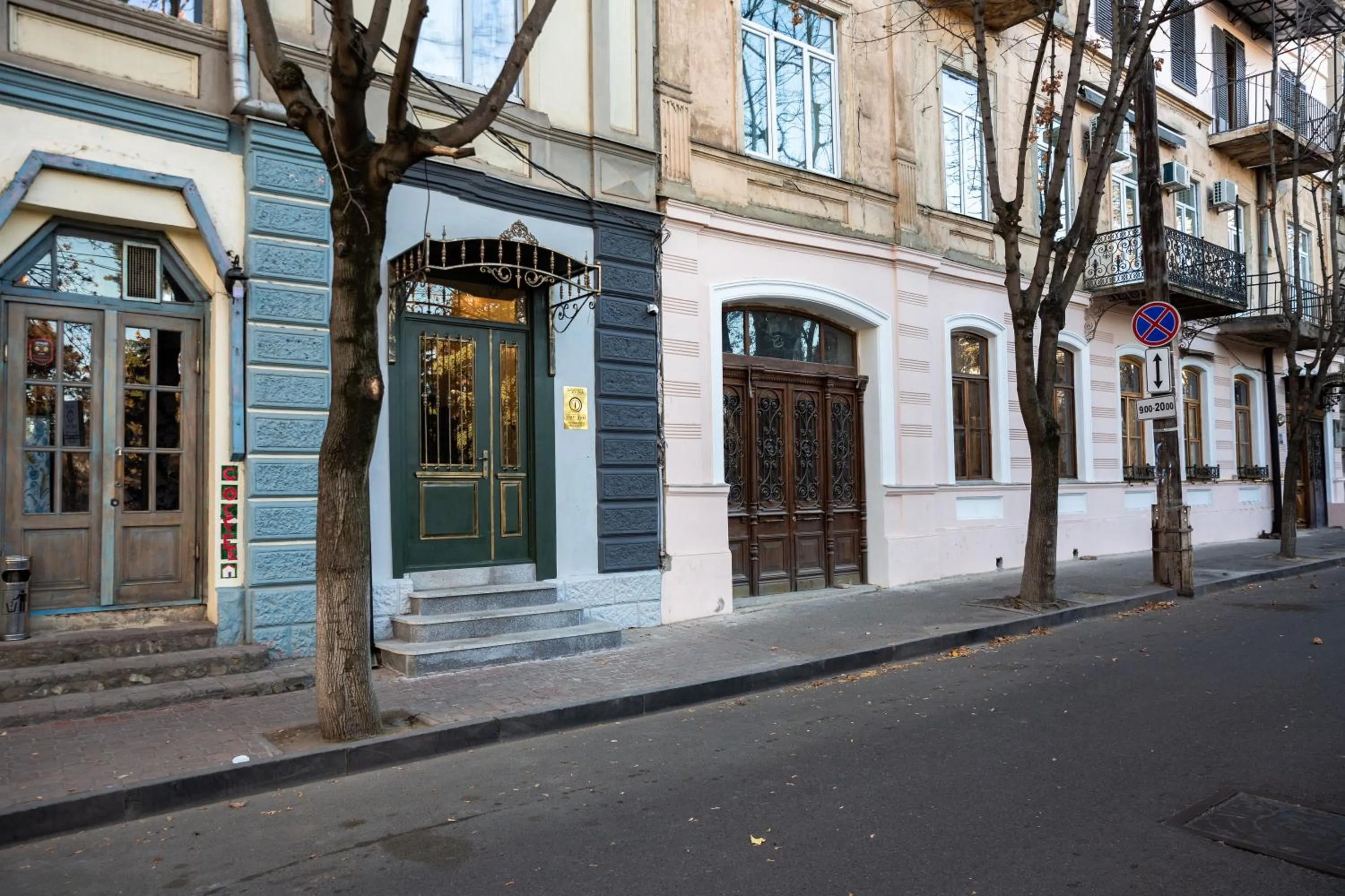 Property building in Hotel Day Inn