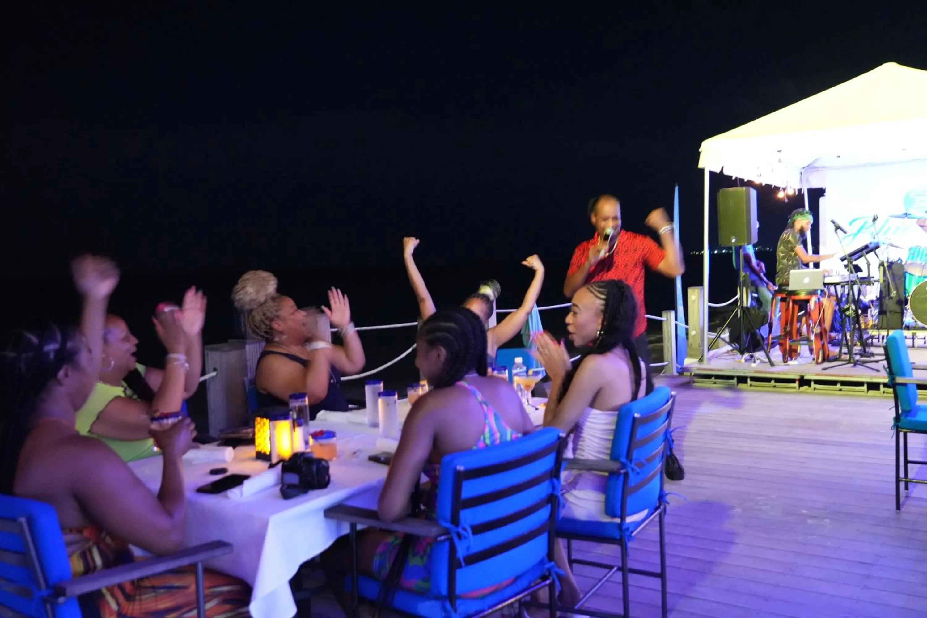 Restaurant/places to eat in Blue Skies Beach Resort