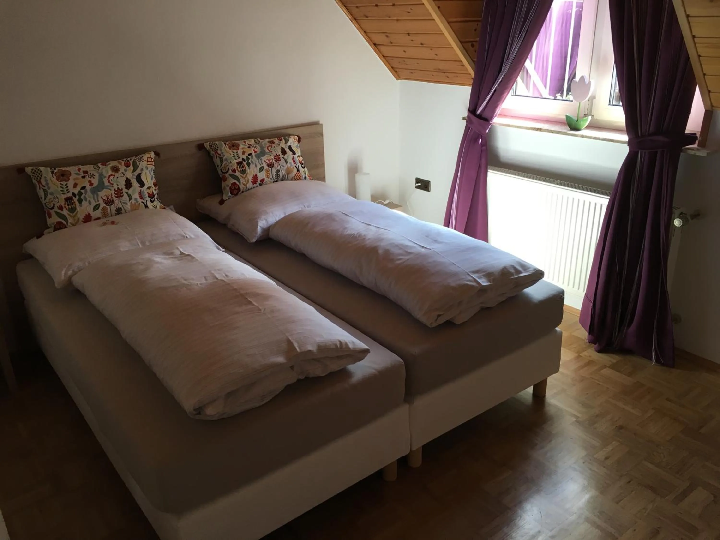 Photo of the whole room, Bed in Sonnenhof