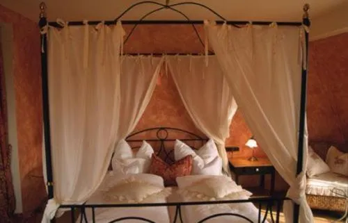 Bed in Hotel Bergwirt