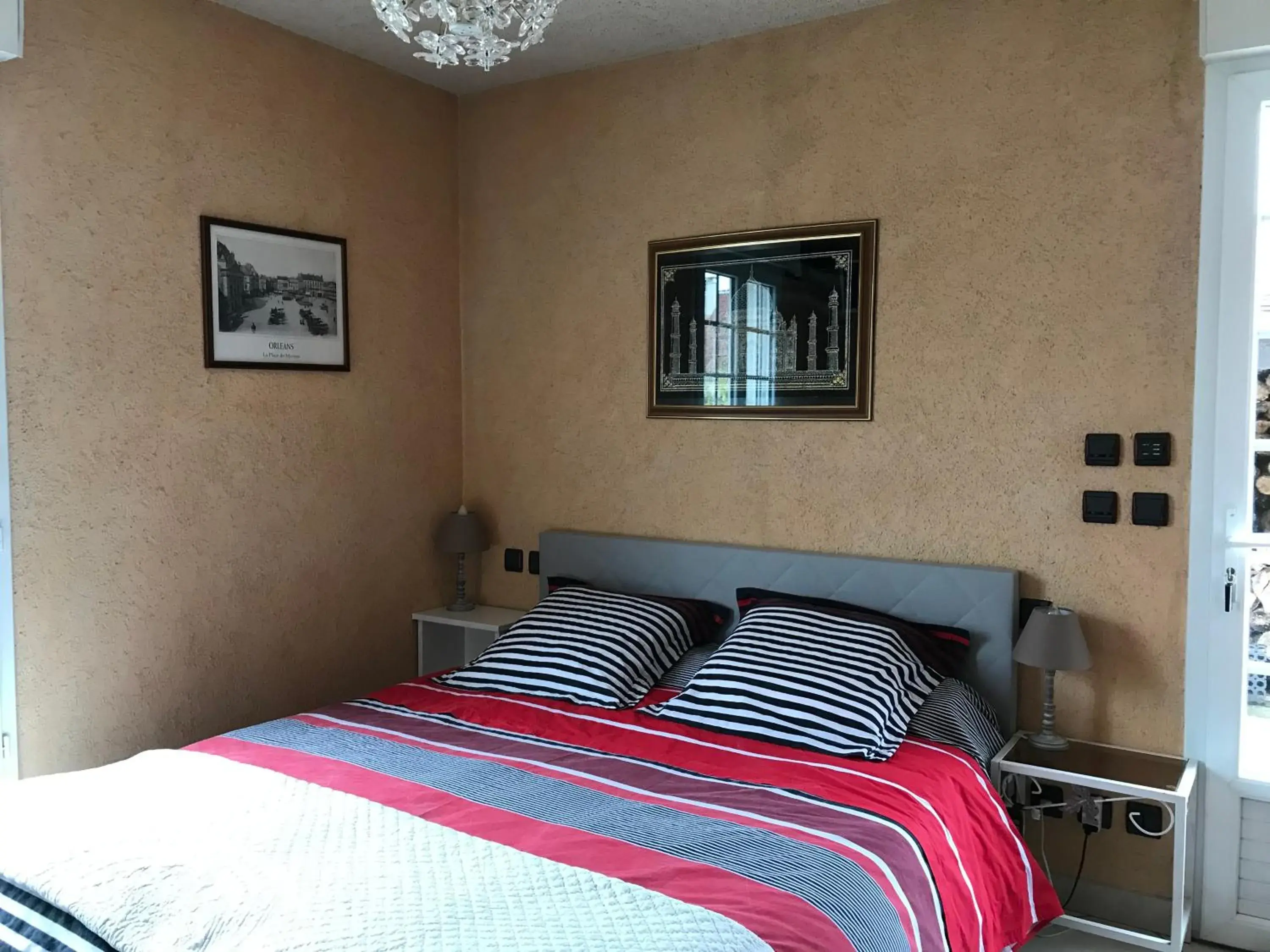 Double Room in Studio indépendant chez l'habitant Double Room in Studio indépendant chez l'habitant