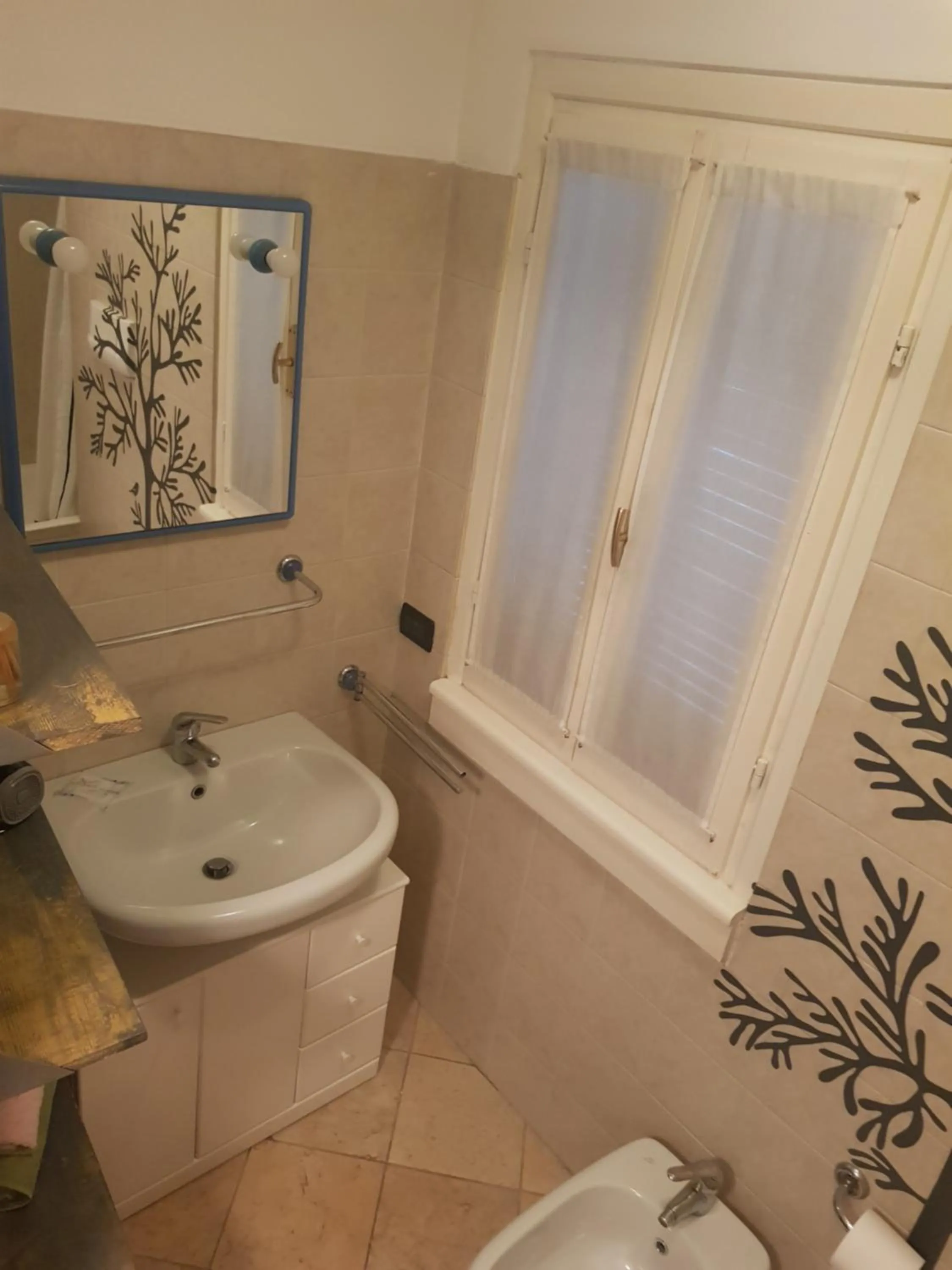 Bathroom in Philips apartment centro citta Corso Italia