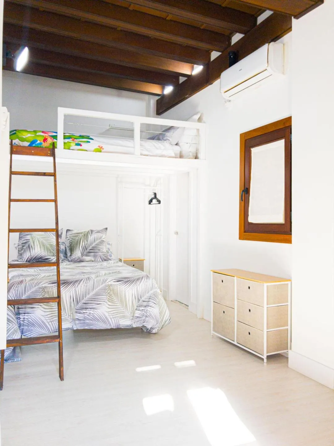 Bedroom, Bed in Pasaje de Amores