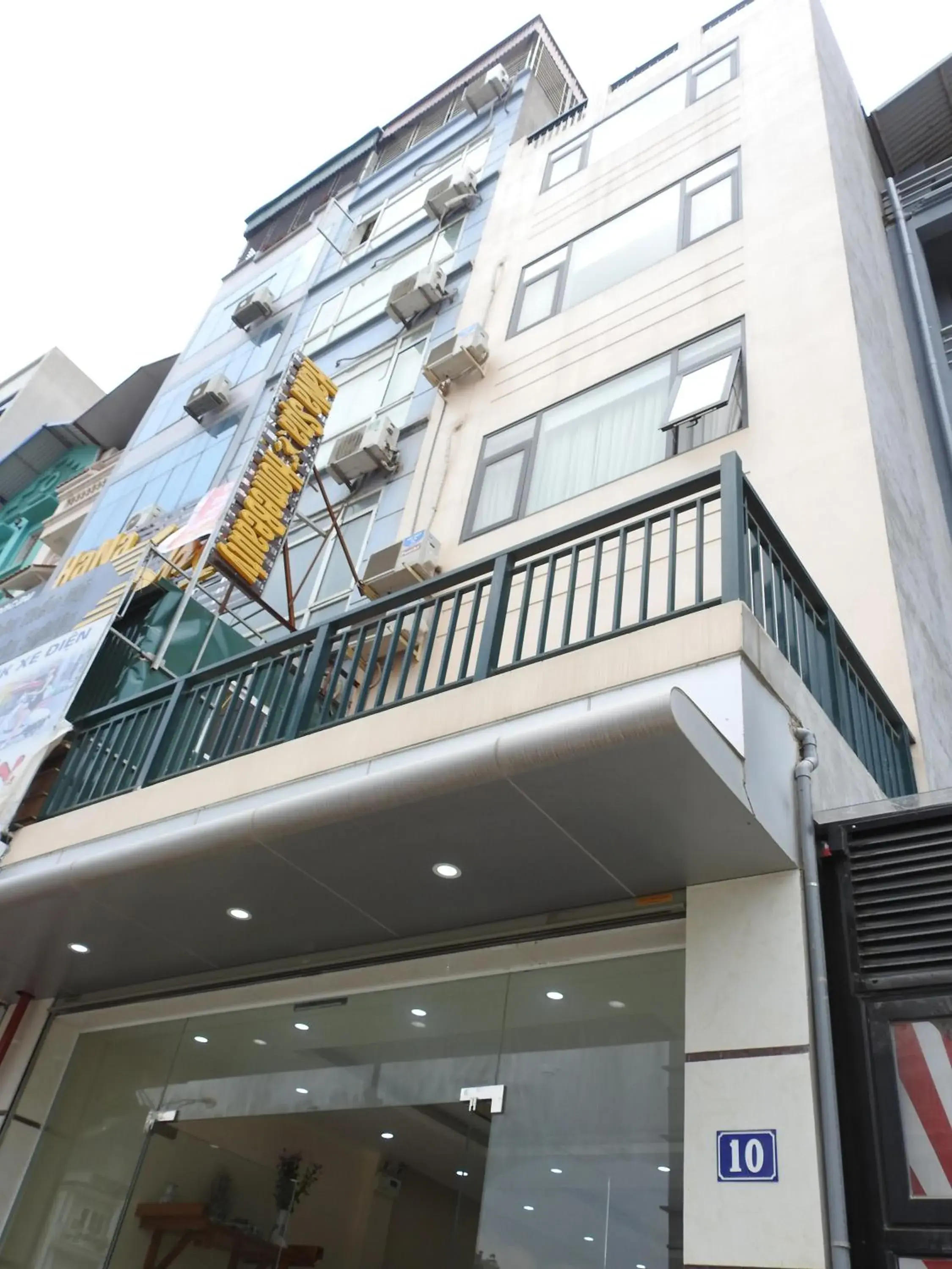 Double Room with Balcony (2 Adults + 1 Child) in An Phú Nguyễn Hoàng Hotel Double Room with Balcony (2 Adults + 1 Child) in An Phú Nguyễn Hoàng Hotel