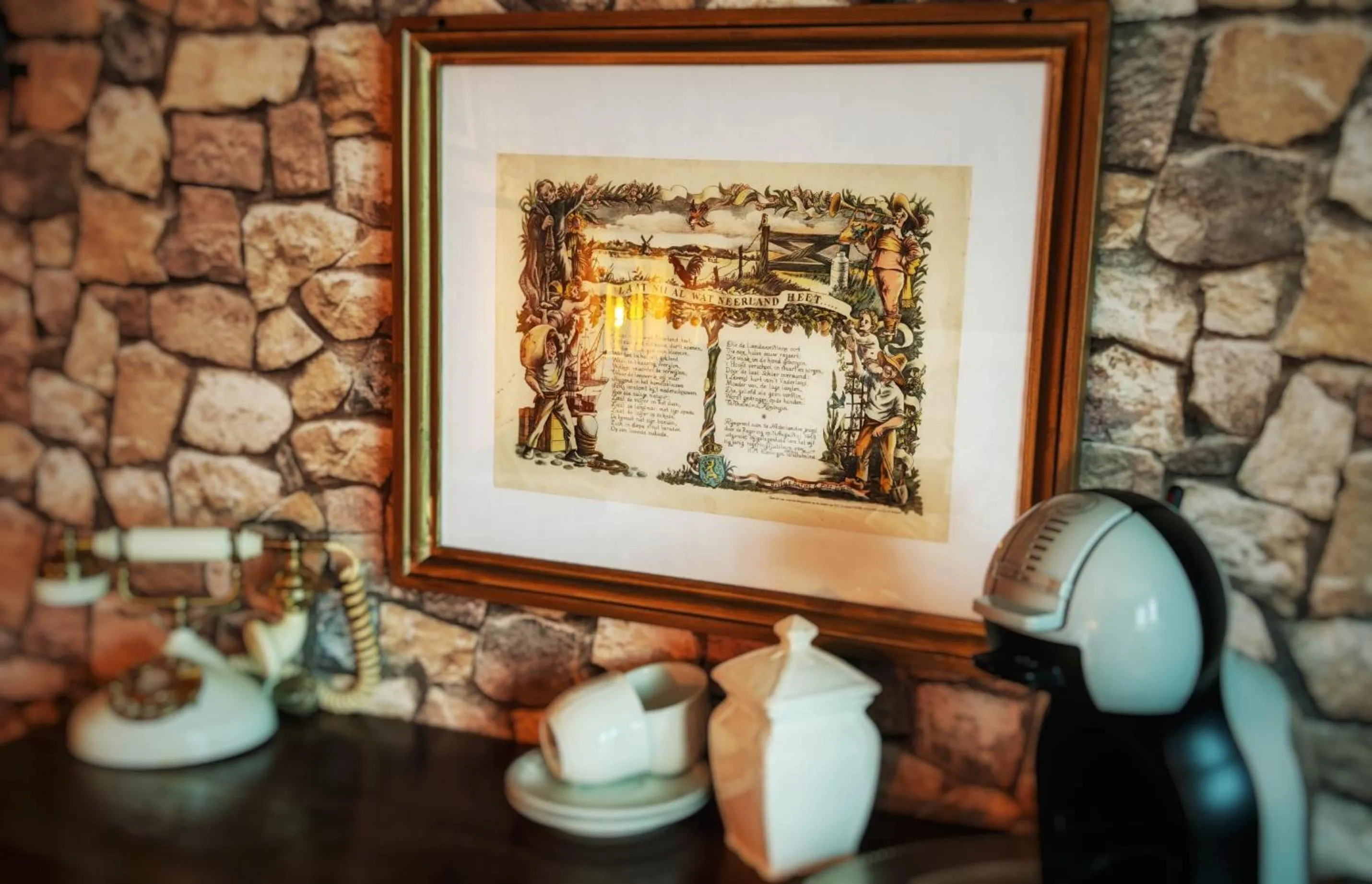 Photo of the whole room in Roastineer Hotel