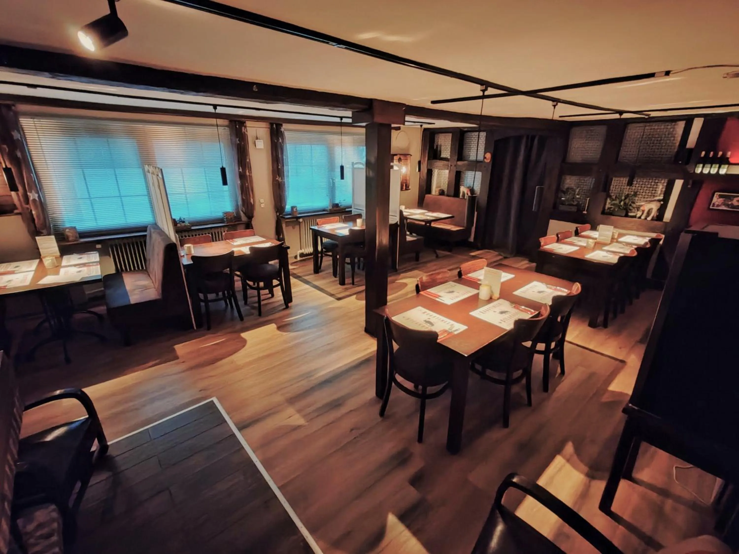 Restaurant/places to eat in Roastineer Hotel