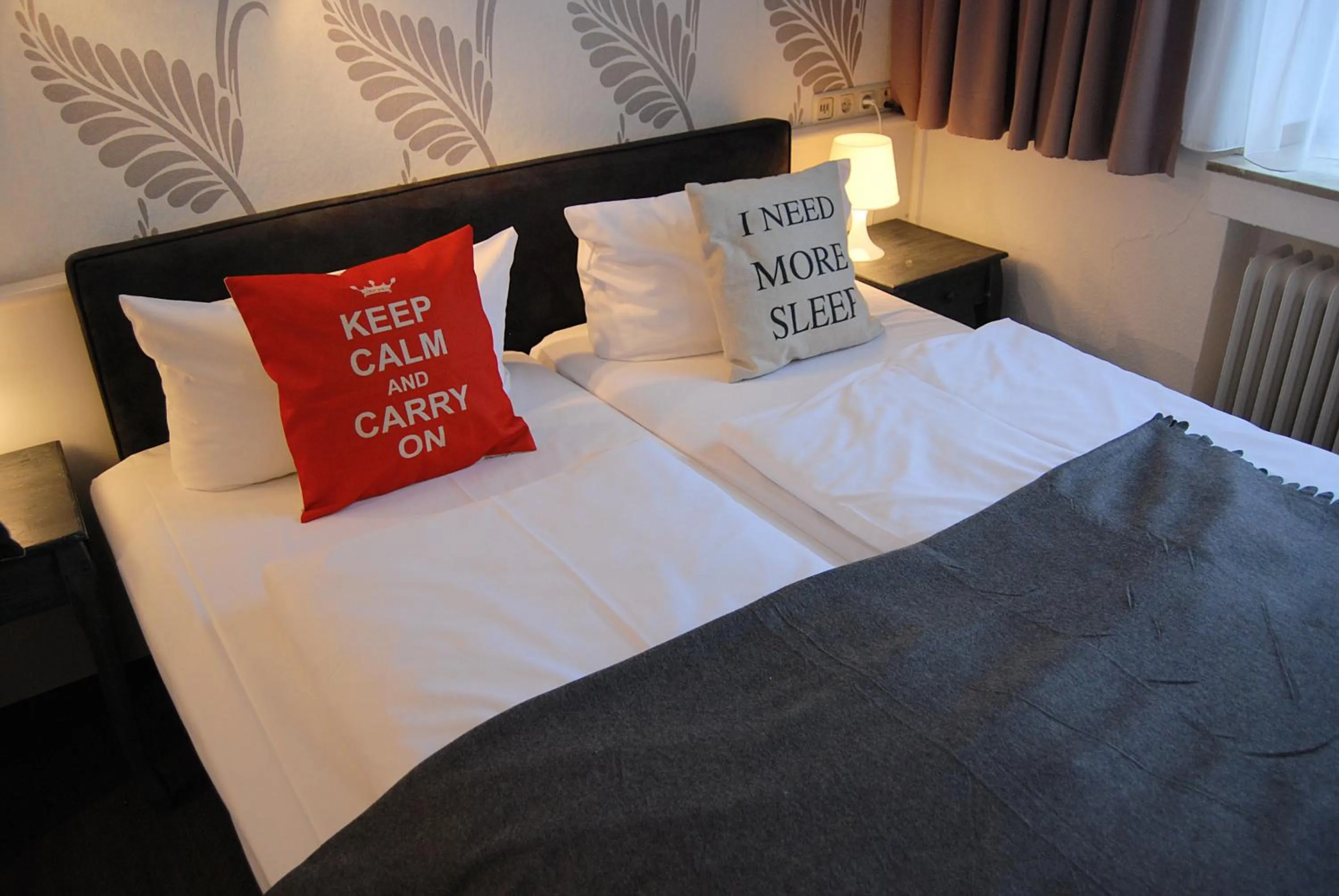 Bed in Hotel Krone Aachen | City-Eurogress