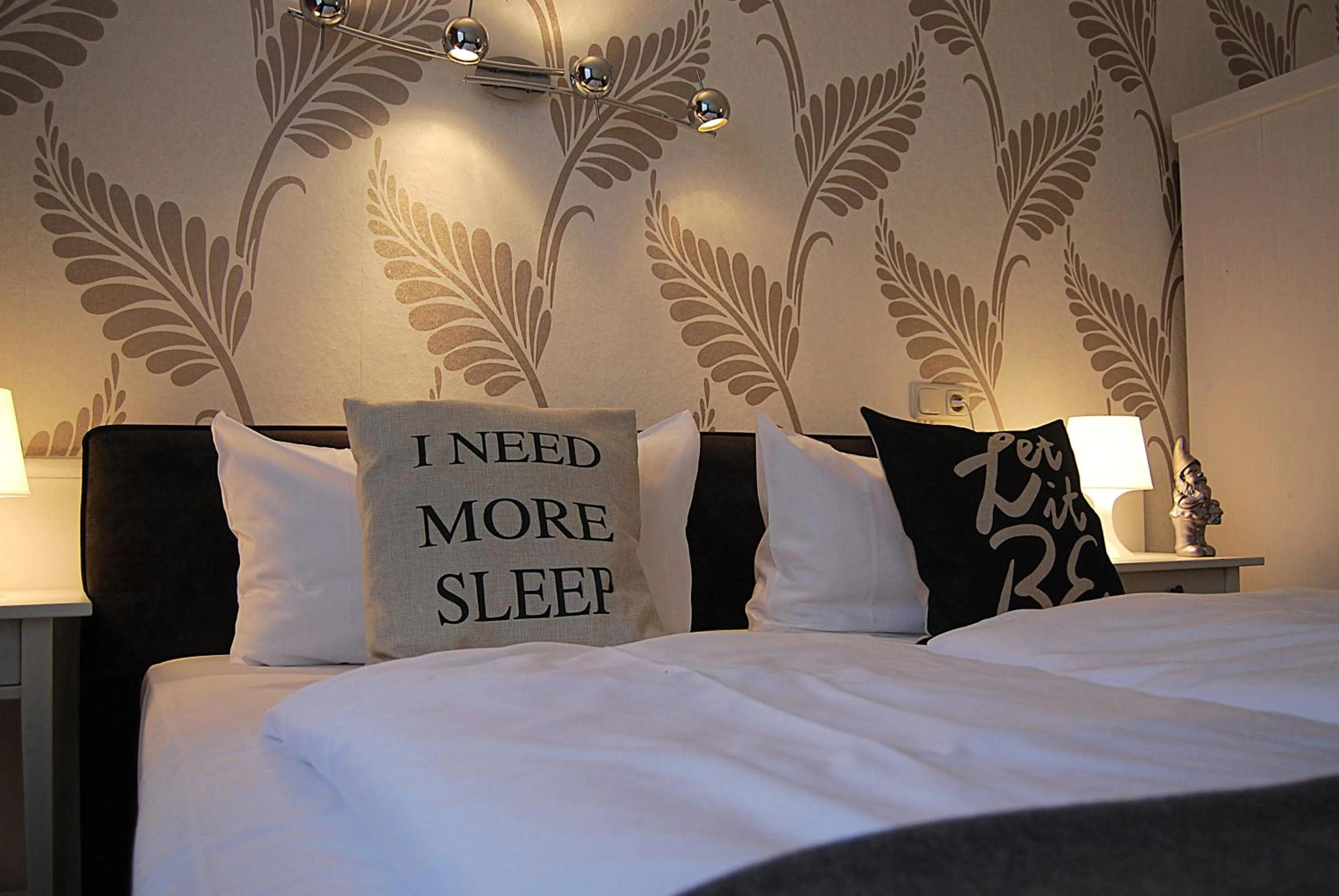 Bed in Hotel Krone Aachen | City-Eurogress