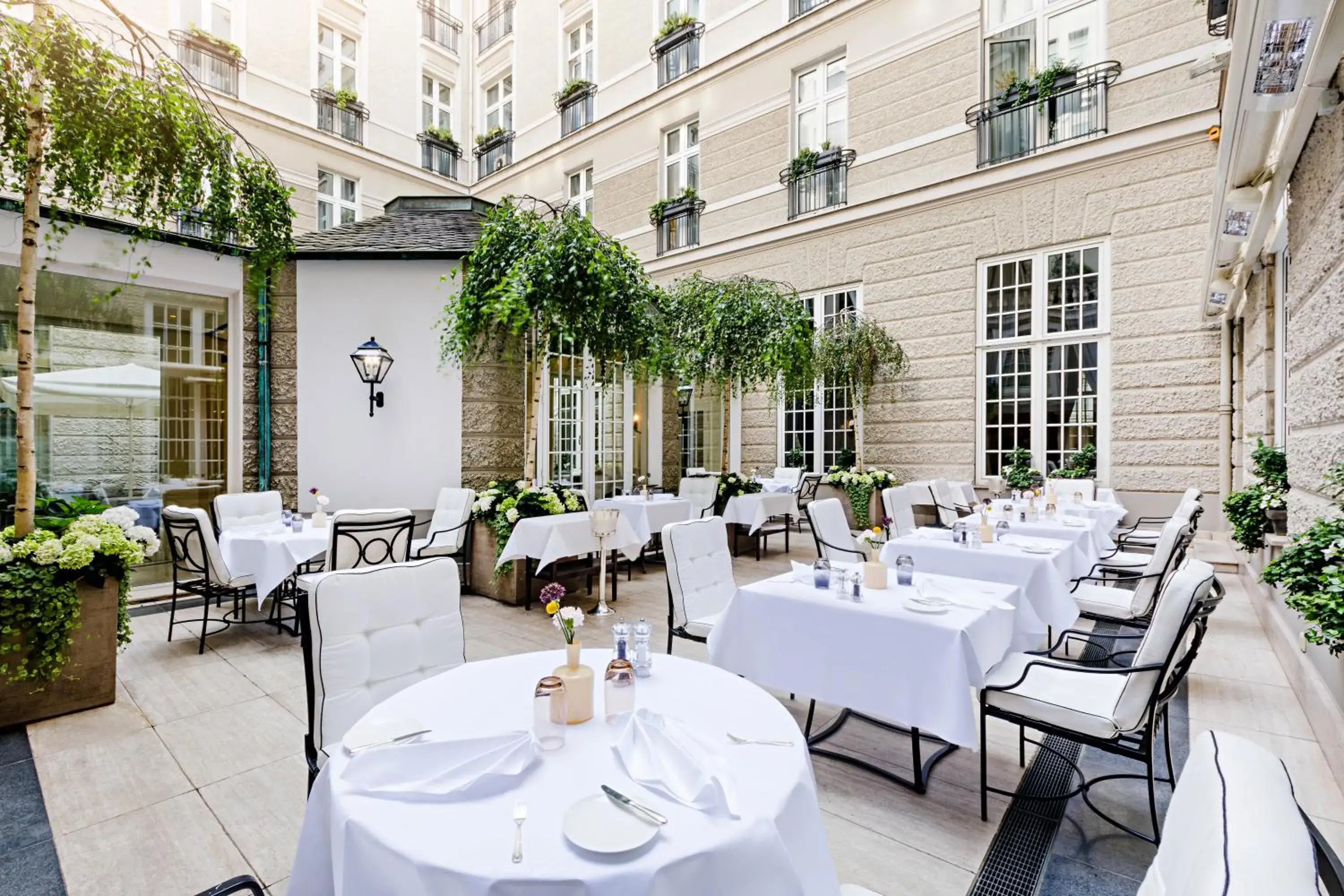Restaurant/places to eat in Excelsior Hotel Ernst am Dom Restaurant/places to eat in Excelsior Hotel Ernst am Dom