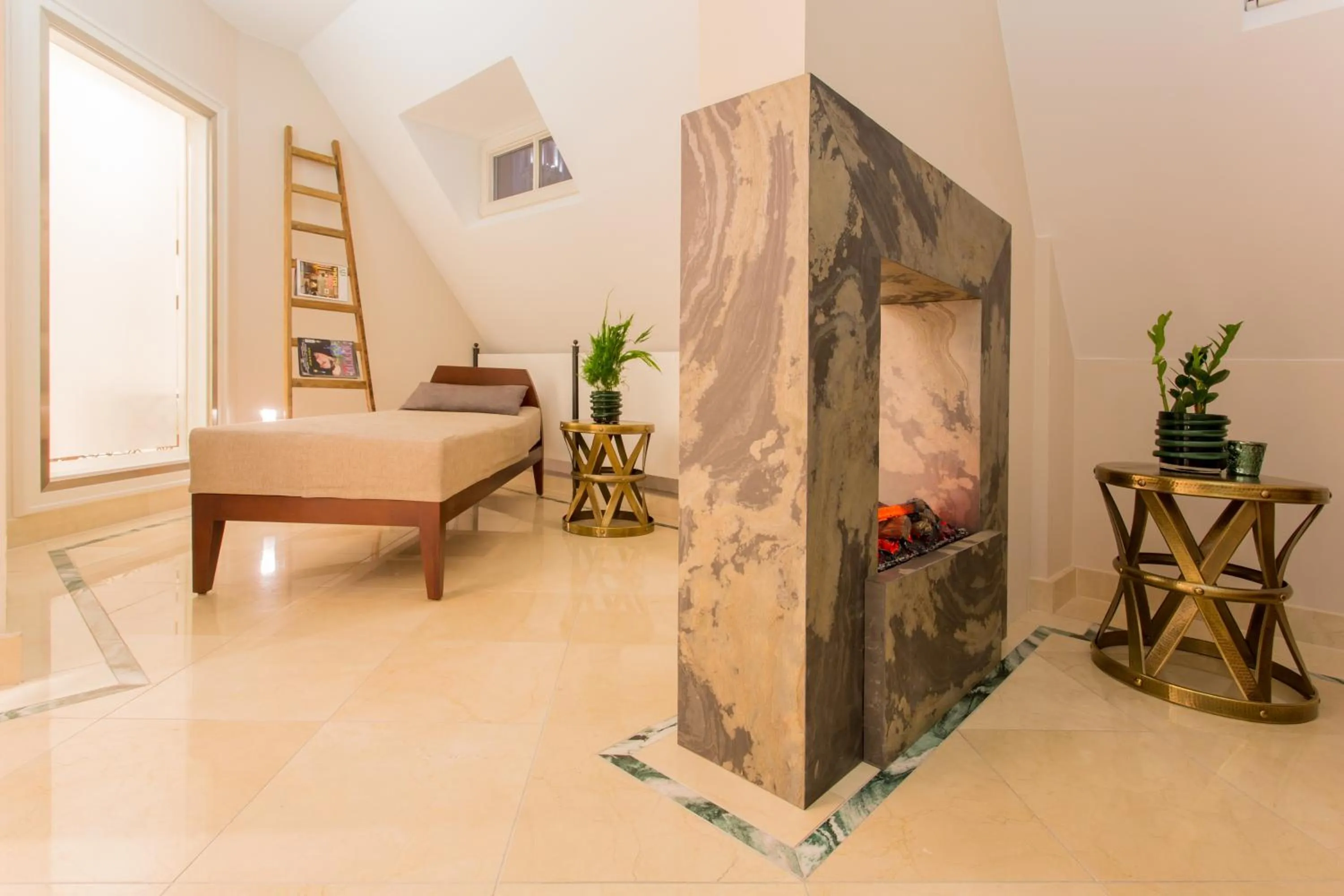 Sauna, Bed in Excelsior Hotel Ernst am Dom