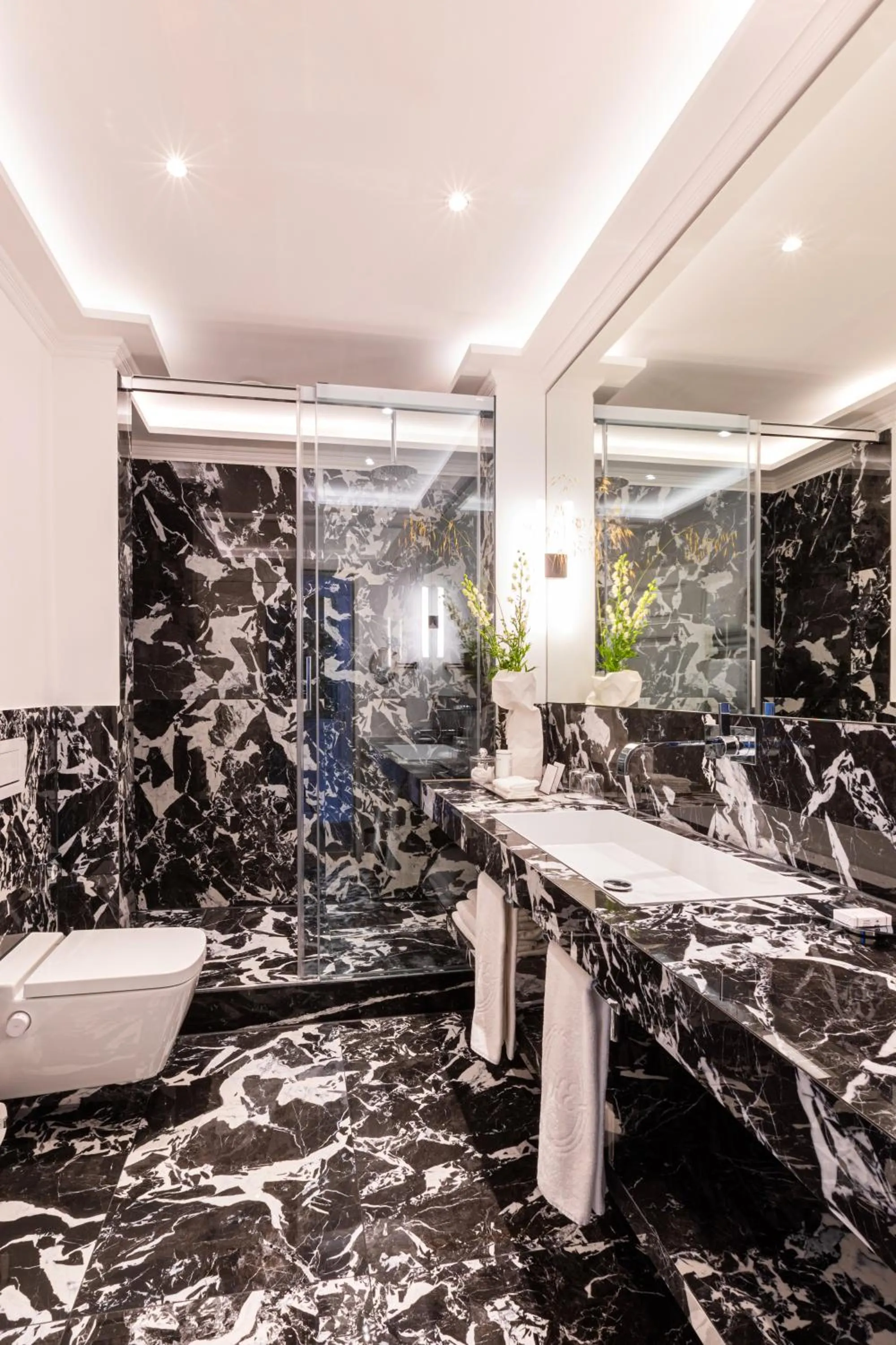 Bathroom in Excelsior Hotel Ernst am Dom