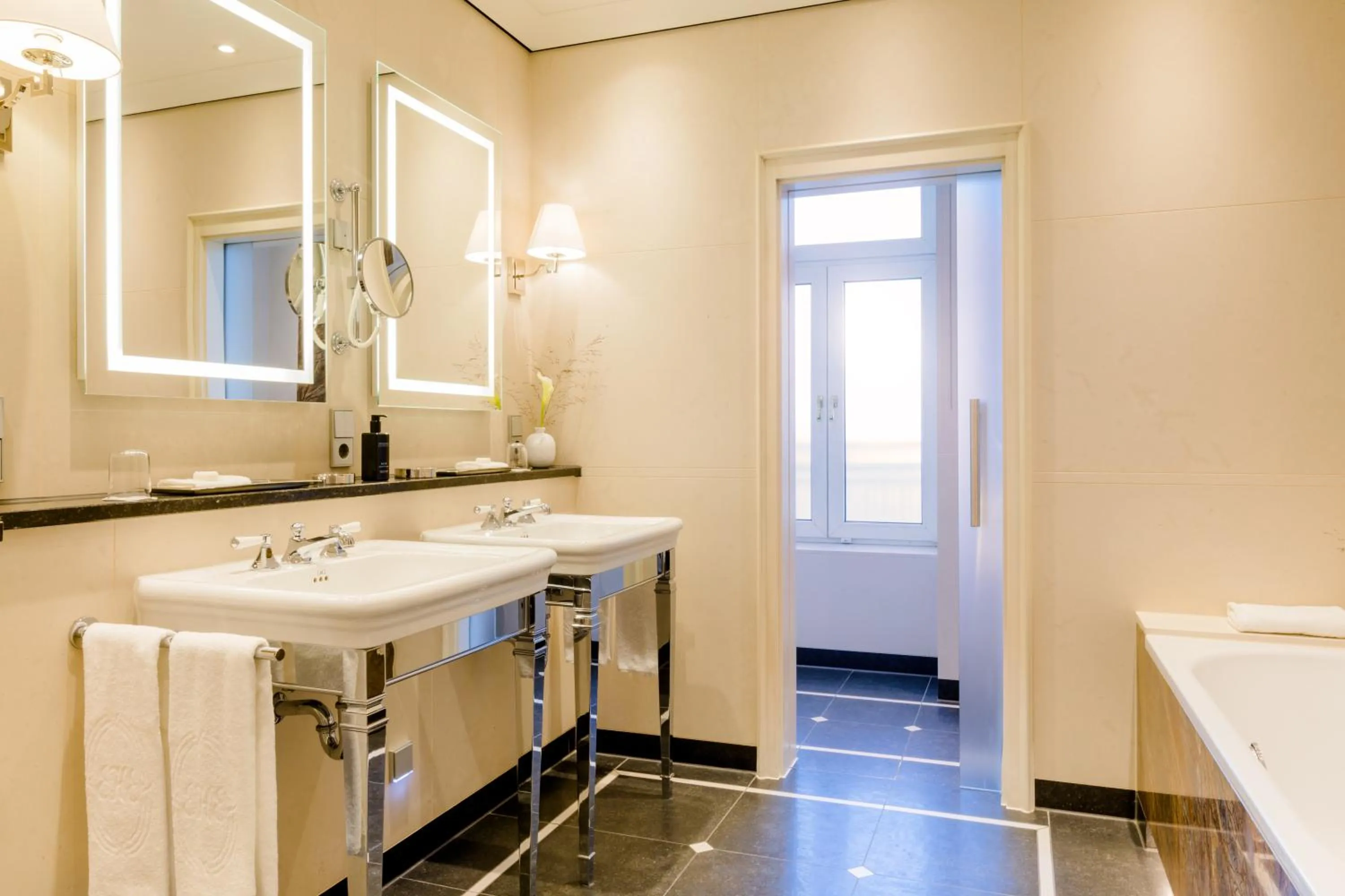 Bathroom in Excelsior Hotel Ernst am Dom