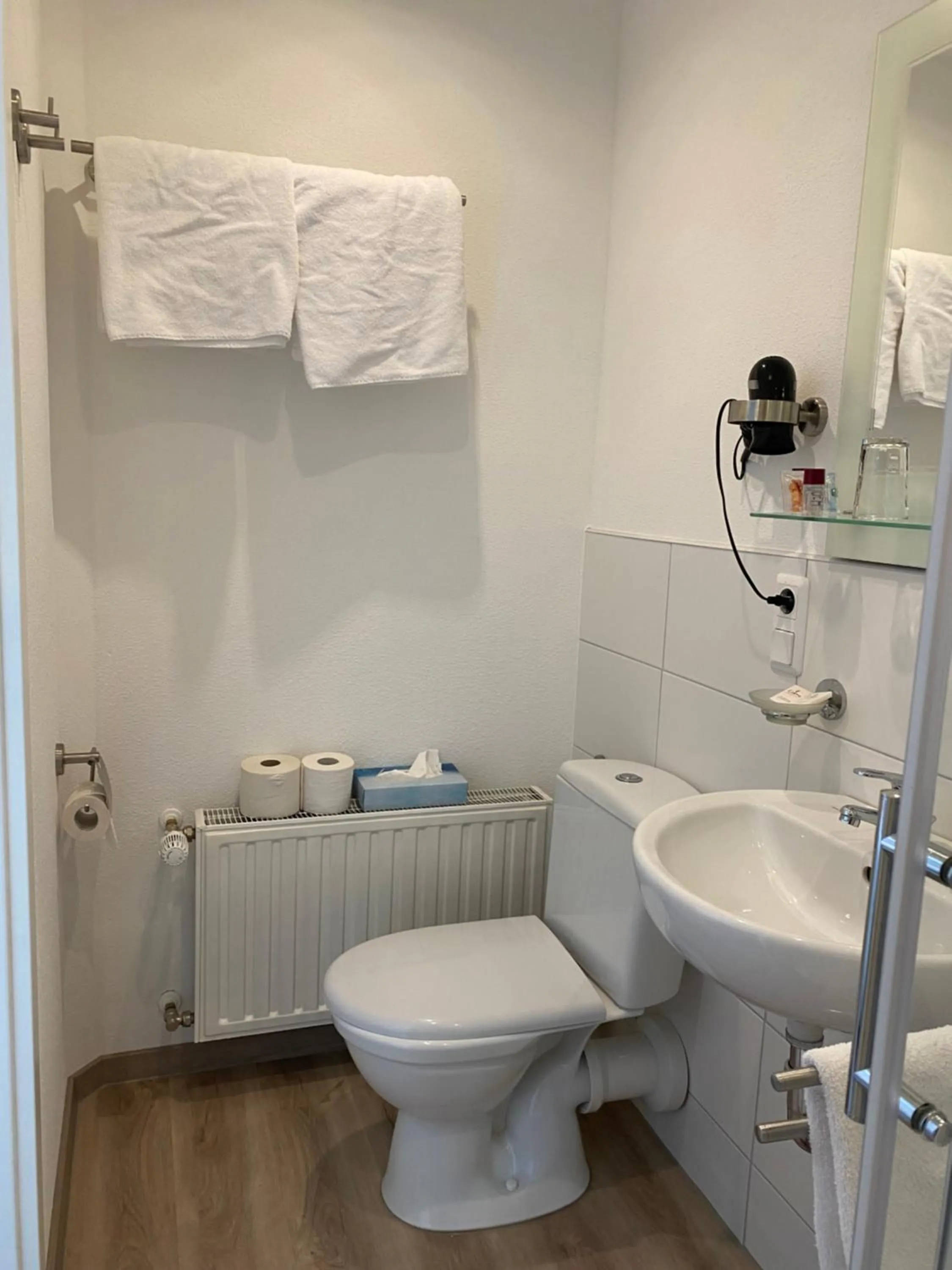 Bathroom in Sevda's Hotel Garni Weinforth