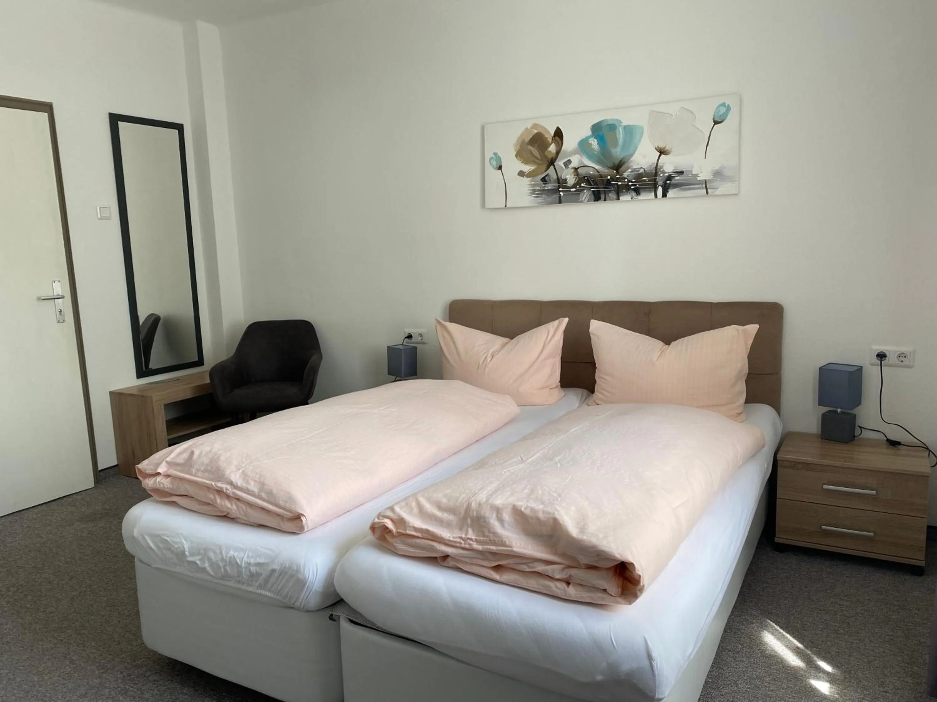 Photo of the whole room, Bed in Sevda's Hotel Garni Weinforth