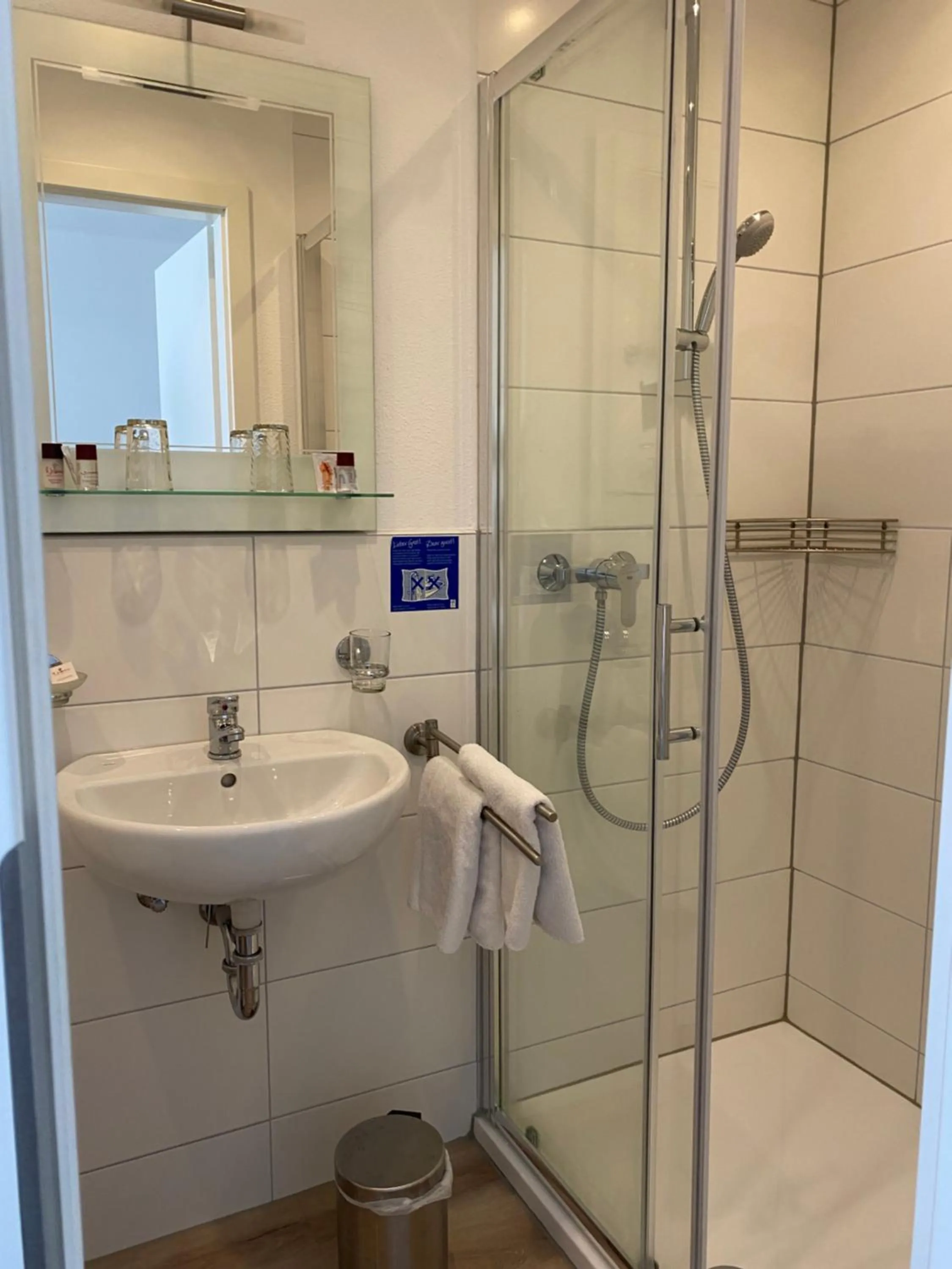 Bathroom in Sevda's Hotel Garni Weinforth