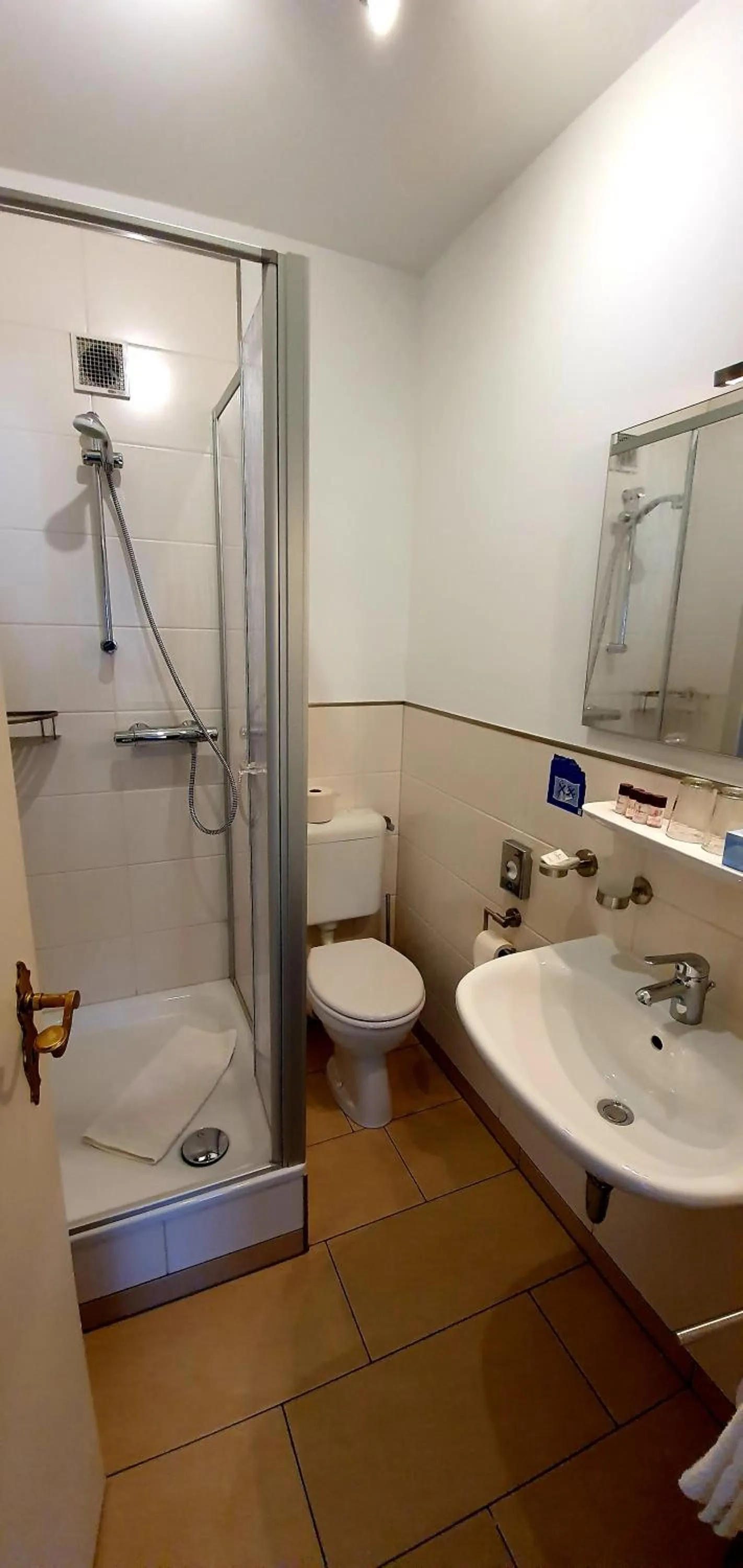 Bathroom in Sevda's Hotel Garni Weinforth