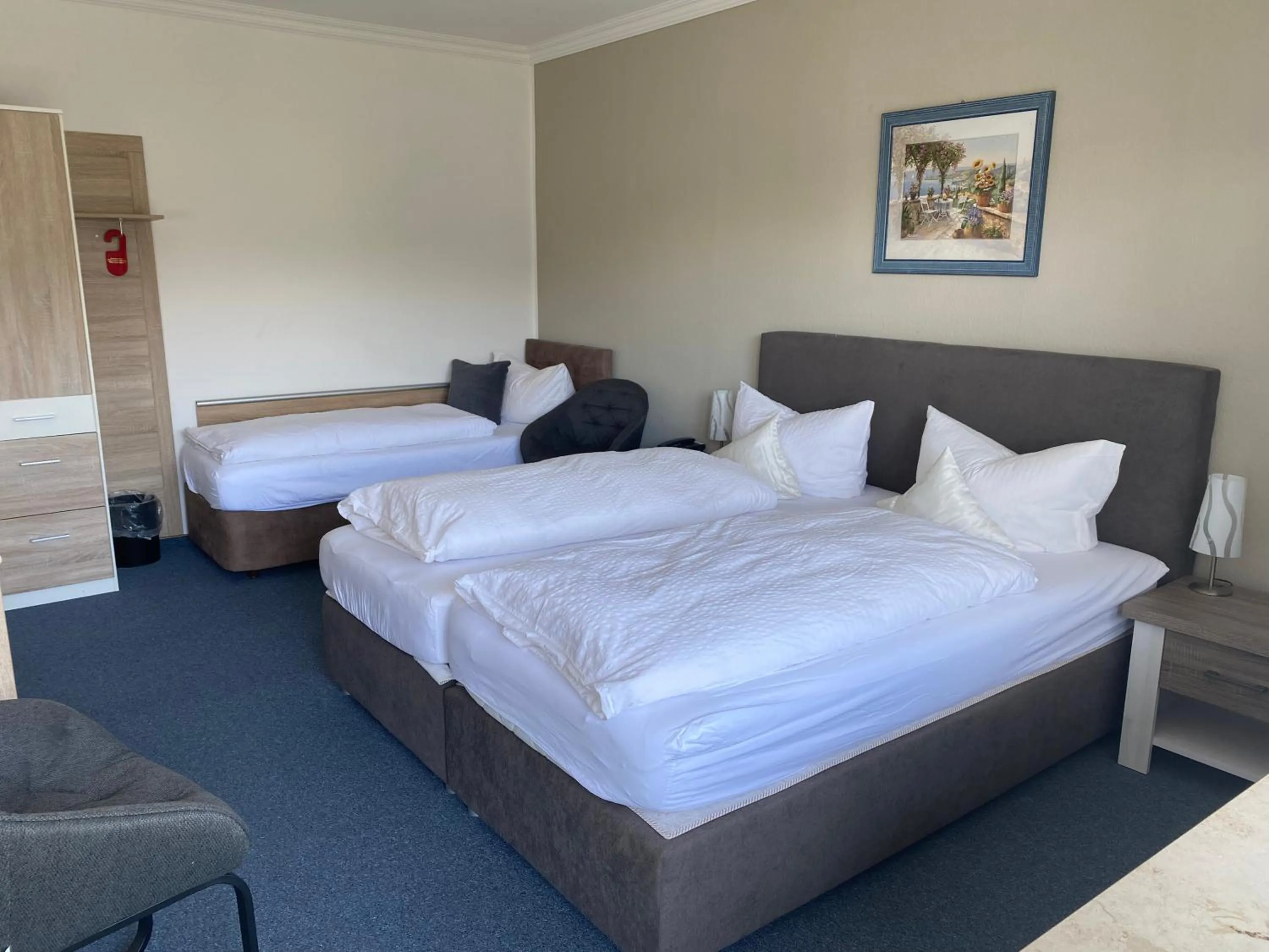 Bed in Sevda's Hotel Garni Weinforth