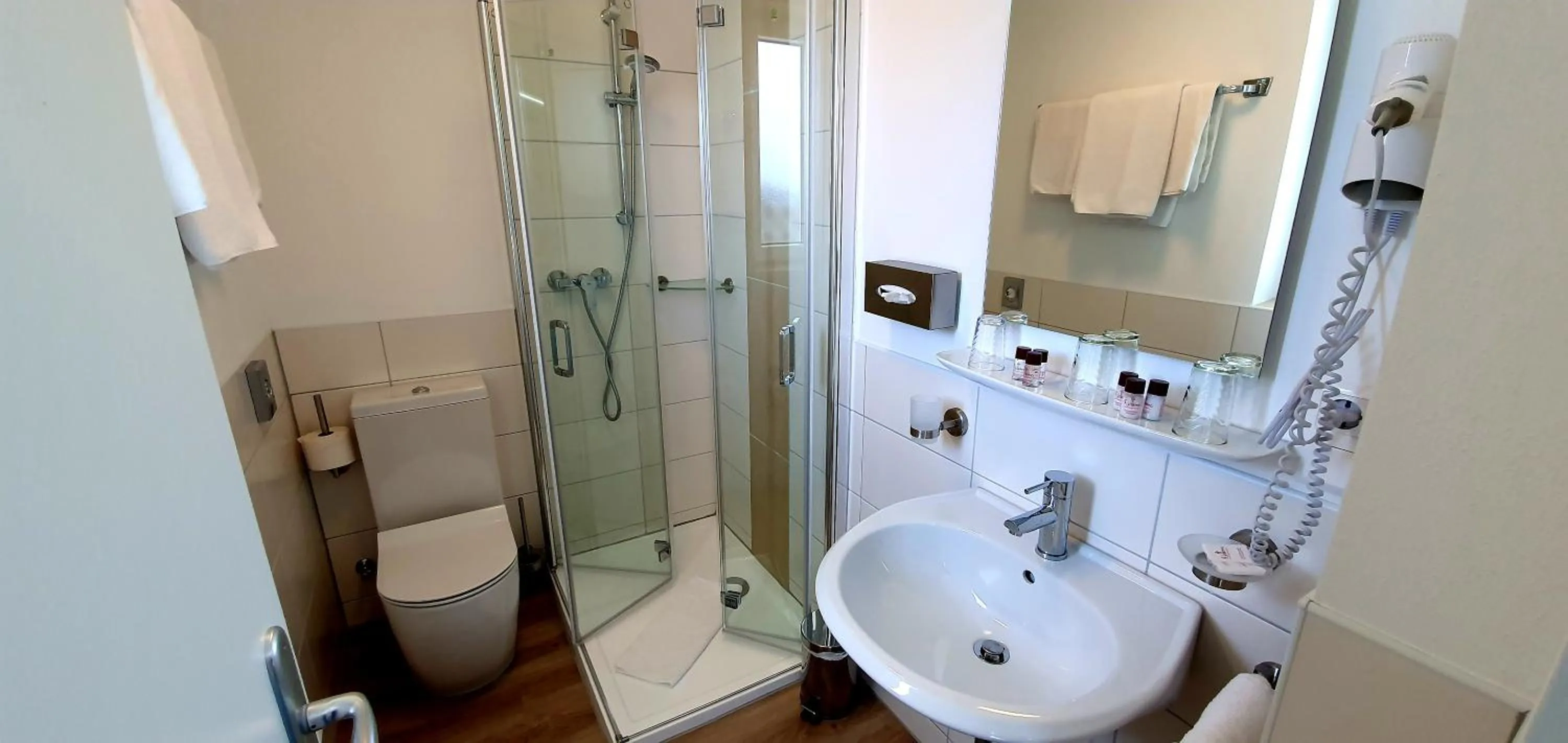 Bathroom in Sevda's Hotel Garni Weinforth